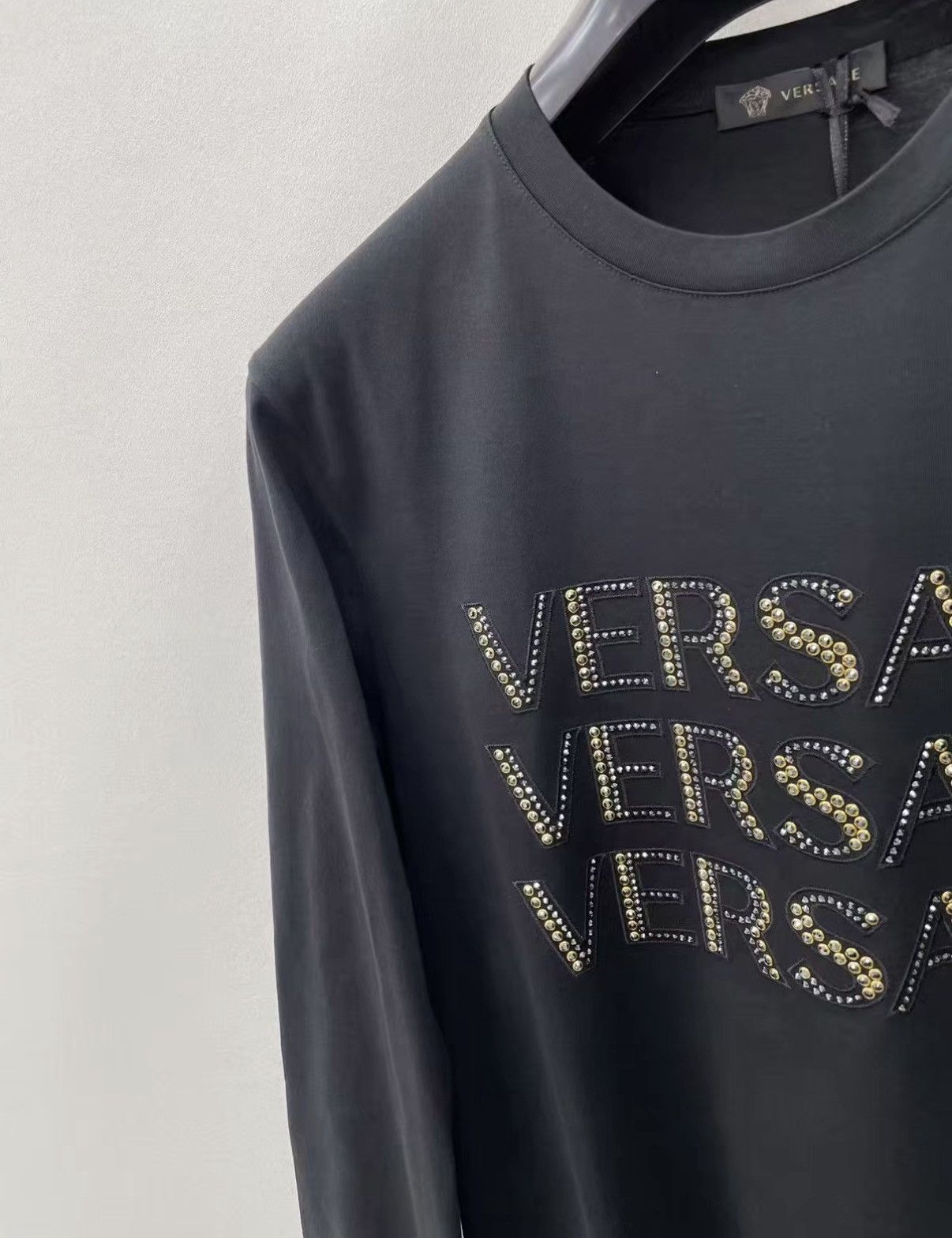 Versace VERSACE Rhinestone Long Sleeve T-shirt J30 Size US XS / EU 42 / 0 - 3 Thumbnail