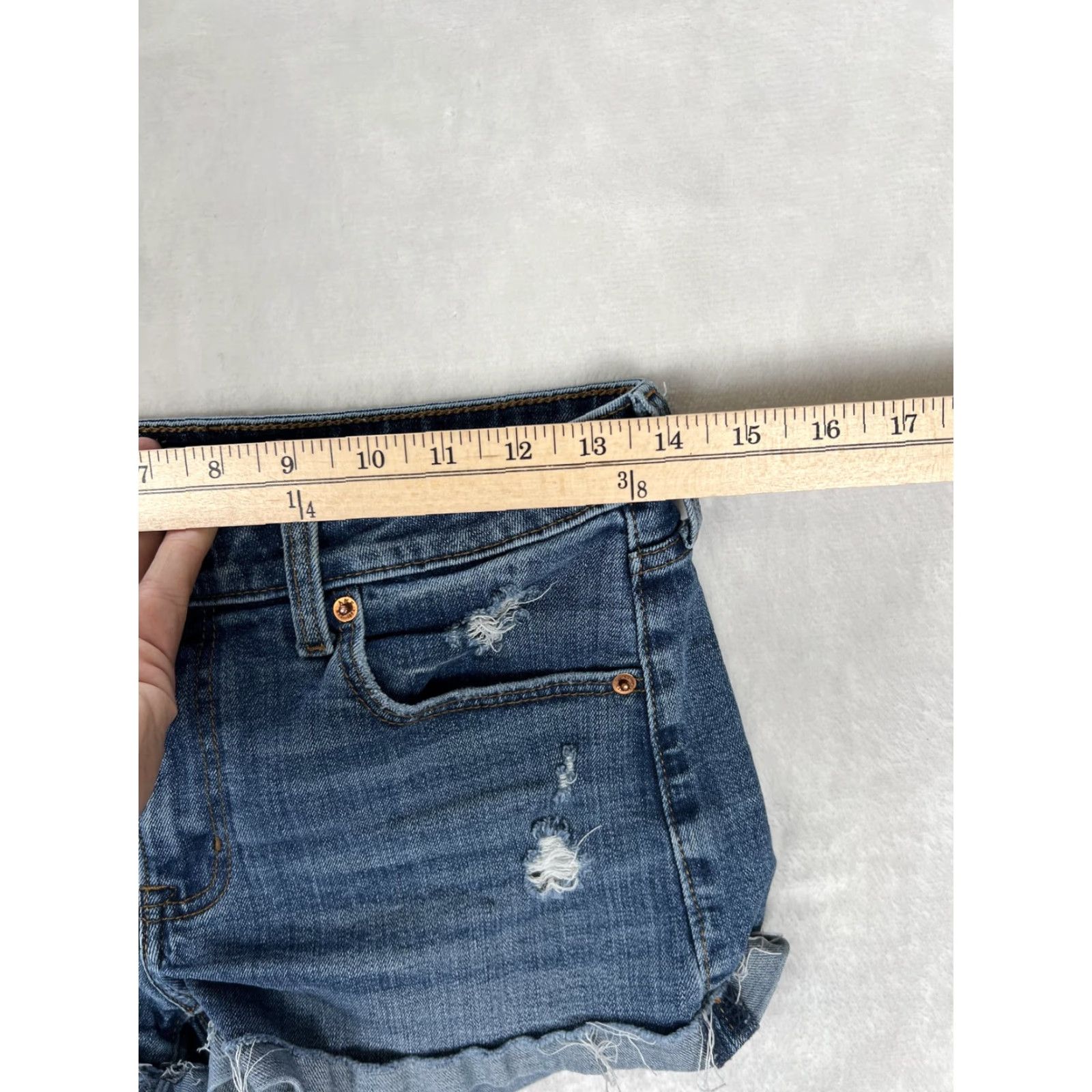 Abercrombie & Fitch Abercrombie & Fitch Jeans Shorts Womens 4 27 Blue Low Rise Cut-Off Distressed Size 27" / US 4 / IT 40 - 3 Thumbnail