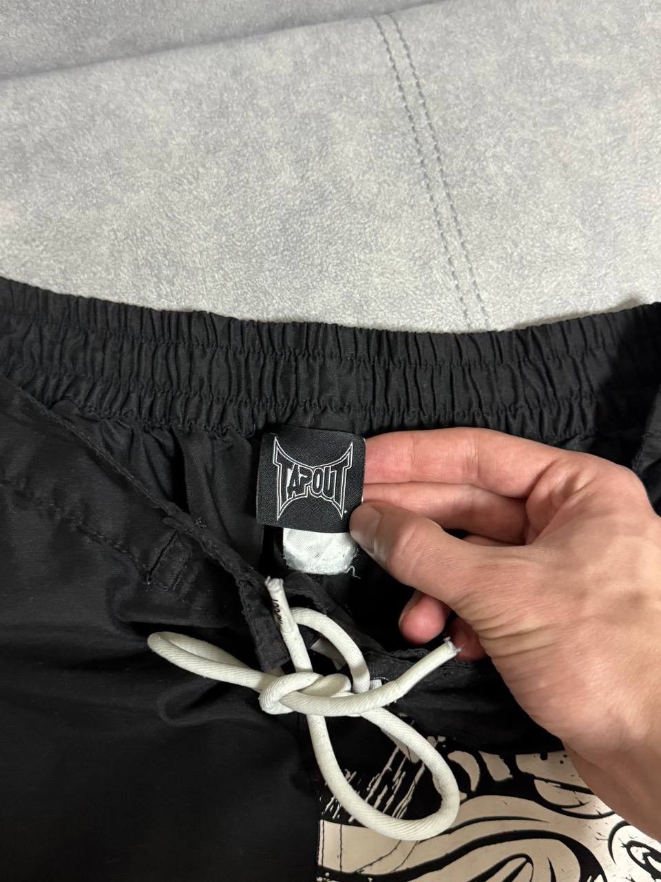 Tapout Vintage Tapout big logo nylon black shorts Size L Size US 34 / EU 50 - 9 Thumbnail