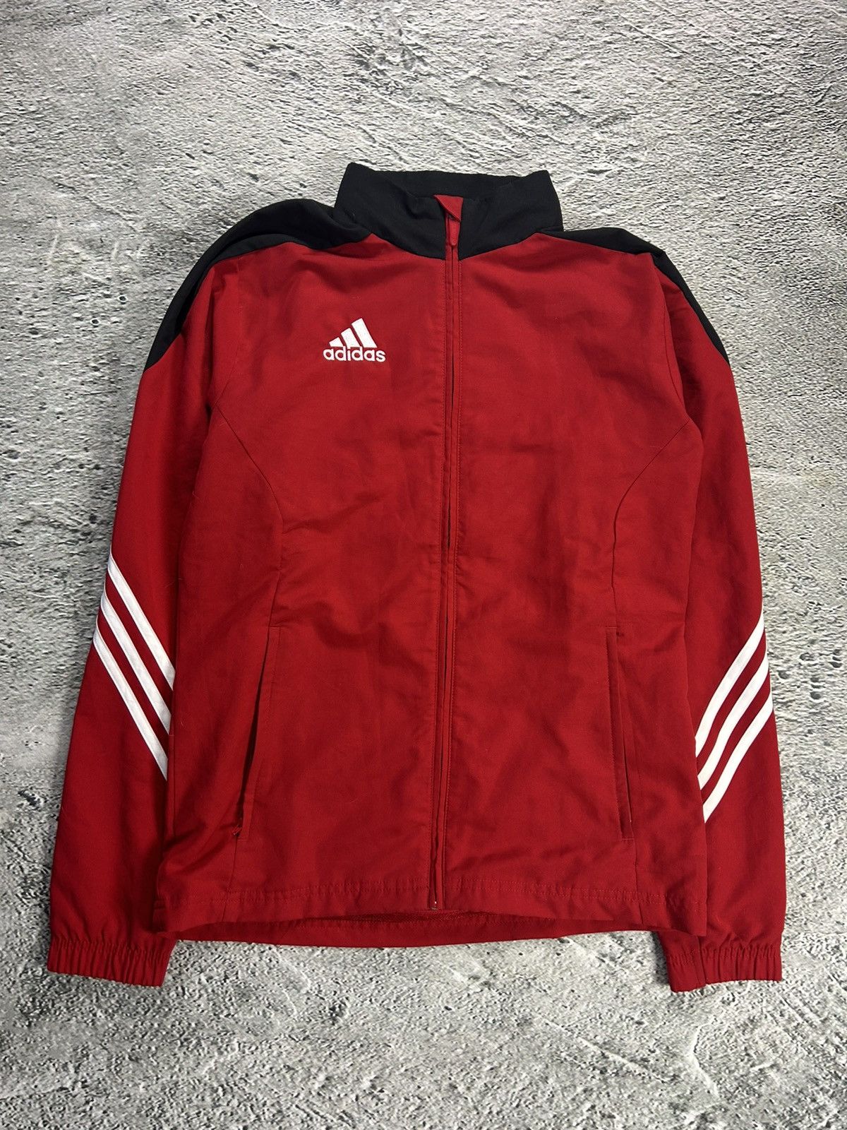Adidas Adidas track jacket vintage red Y2K nylon zip Size US S / EU 44-46 / 1 - 1 Thumbnail