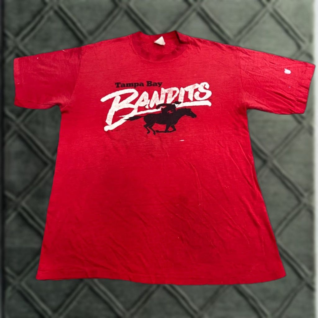 Vintage VINTAGE Tampa Bay Bandits USFL Football Florida Red T-Shirt Large Size US L / EU 52-54 / 3 - 1 Thumbnail
