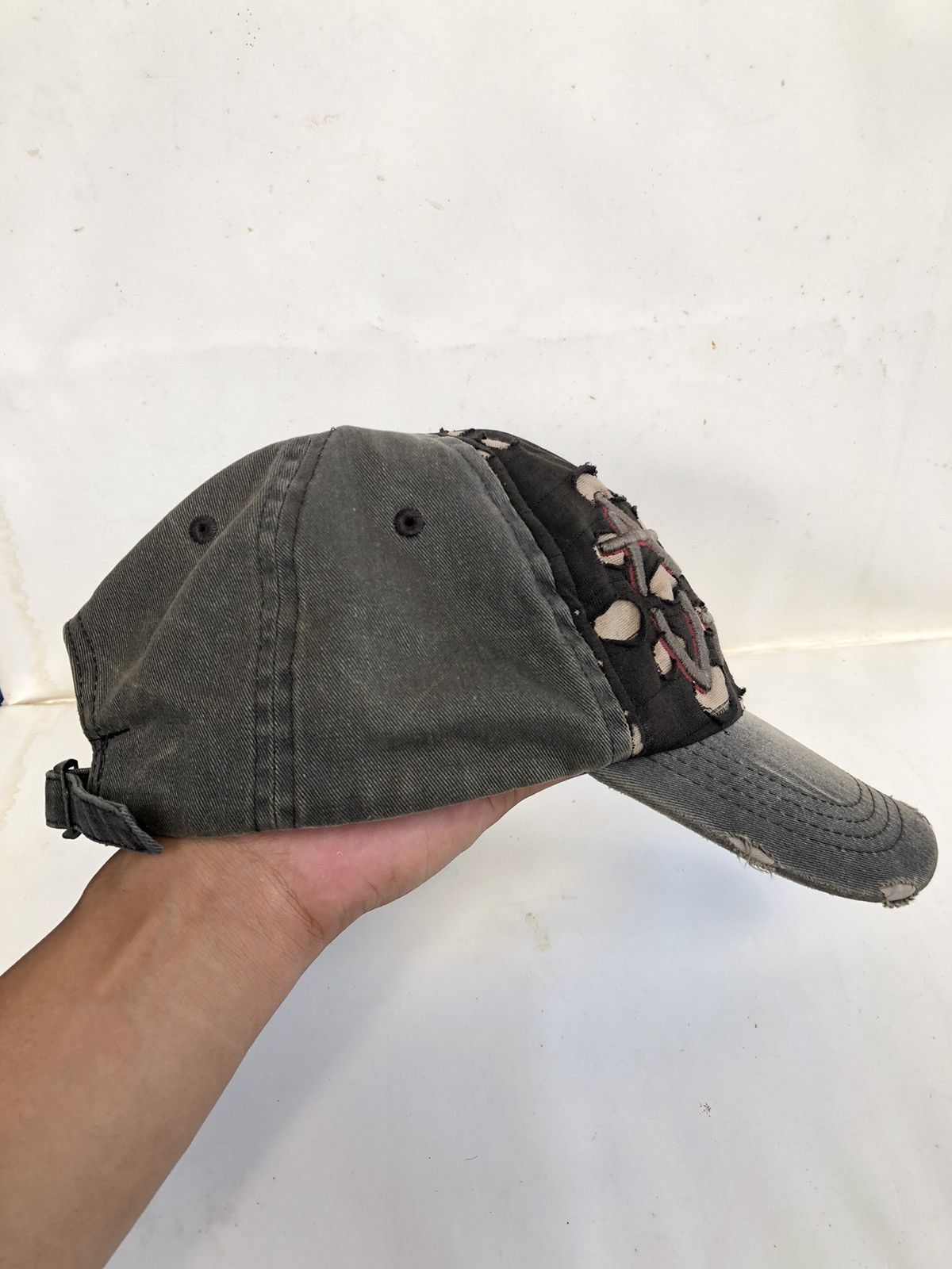 If Six Was Nine × Japanese Brand × Le Grande Bleu (L.G.B.) JAPANESE DISTRESSED POEM ANOVAZI PUNK CAP Size ONE SIZE - 3 Thumbnail