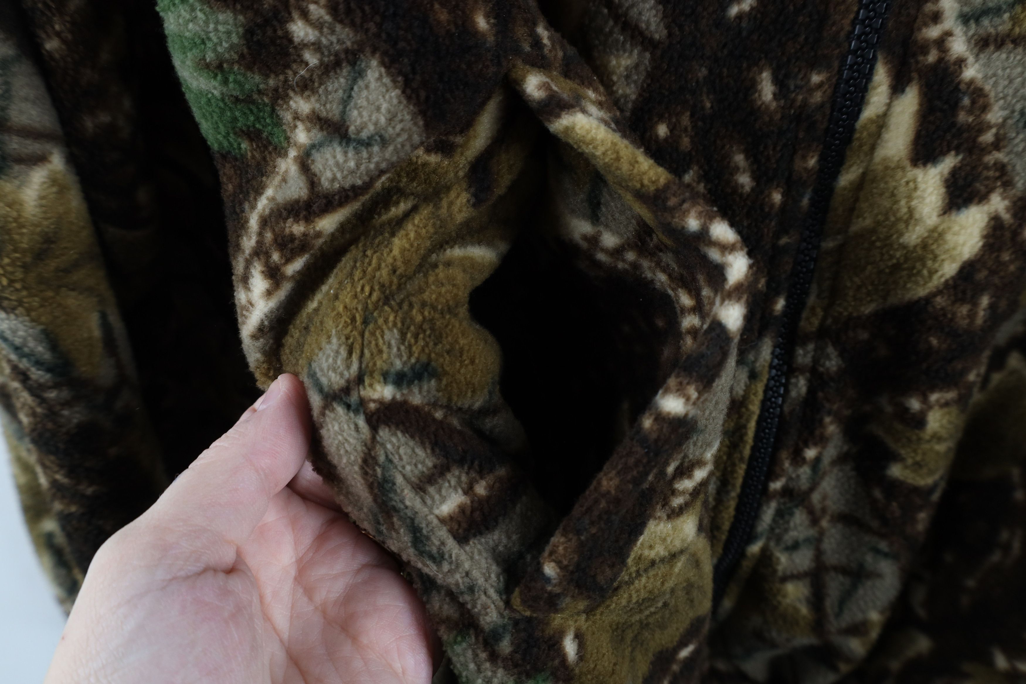 Vintage Vintage 90s Streetwear Camouflage Fleece Hoodie Sweatshirt Size US M / EU 48-50 / 2 - 4 Thumbnail