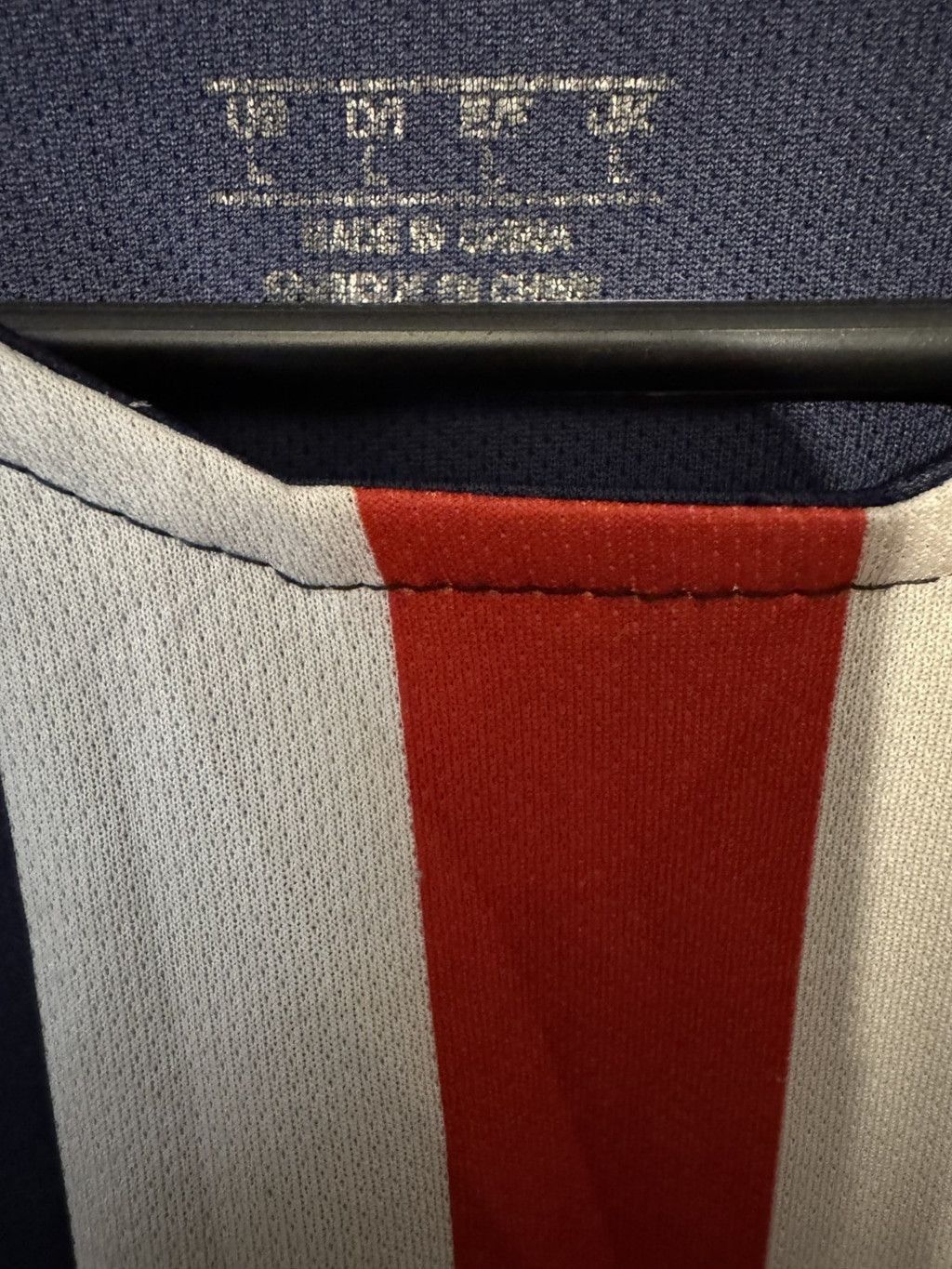 The Unbranded Brand Paris St. Germain Men's Soccer jersey, Size L Blue/Red Size US L / EU 52-54 / 3 - 6 Thumbnail