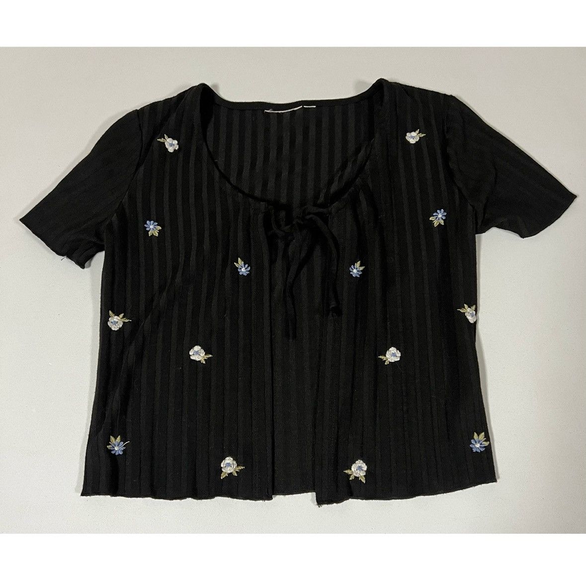 Vintage Black Floral Boho Short Sleeve Cardigan Shirt Blouse XS🪻✨ Size XS / US 0-2 / IT 36-38 - 2 Thumbnail