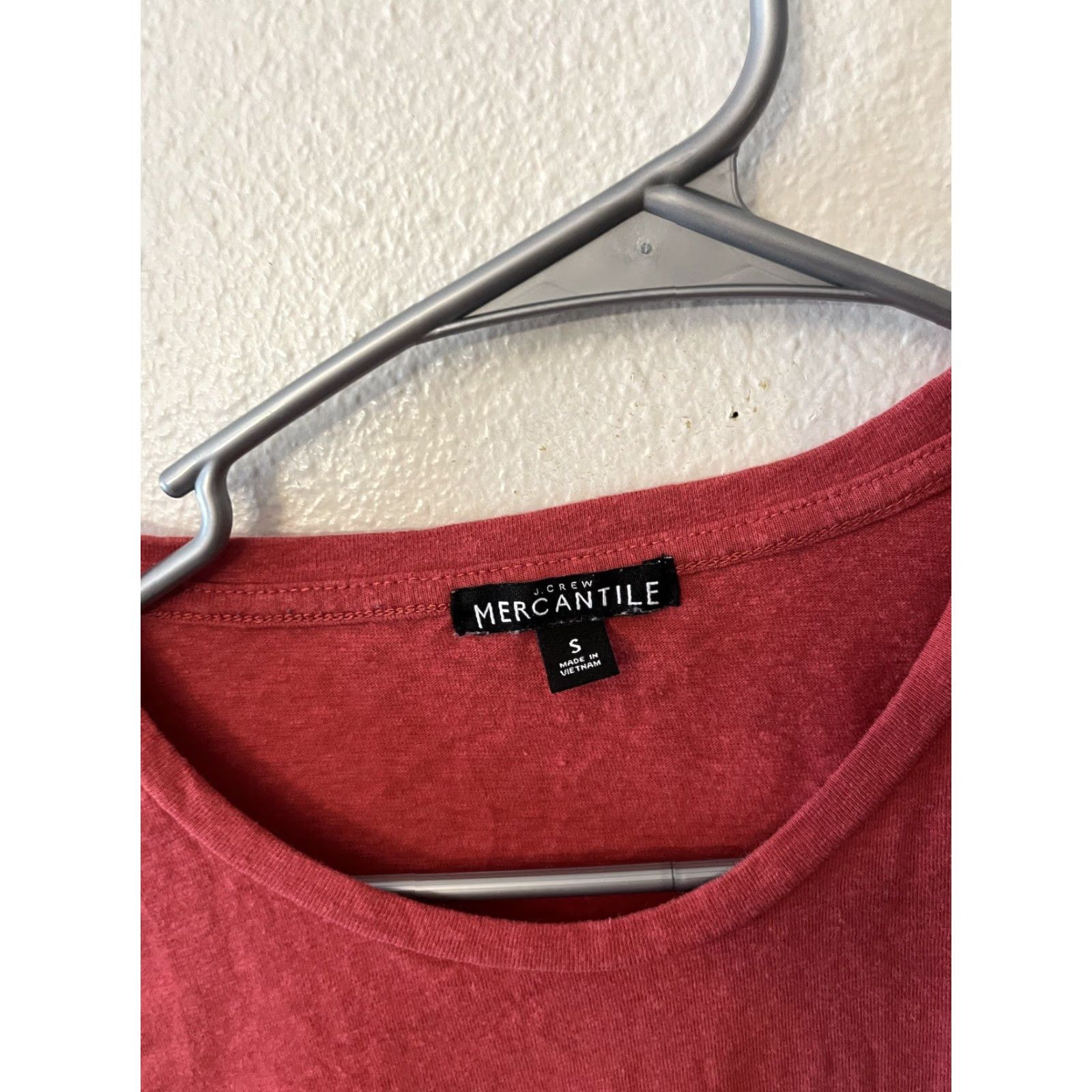J.Crew J. Crew Mercantile Shirt Women's S Red Crew Neck Pocket Long Sleeve Tee Top Size S / US 4 / IT 40 - 2 Thumbnail
