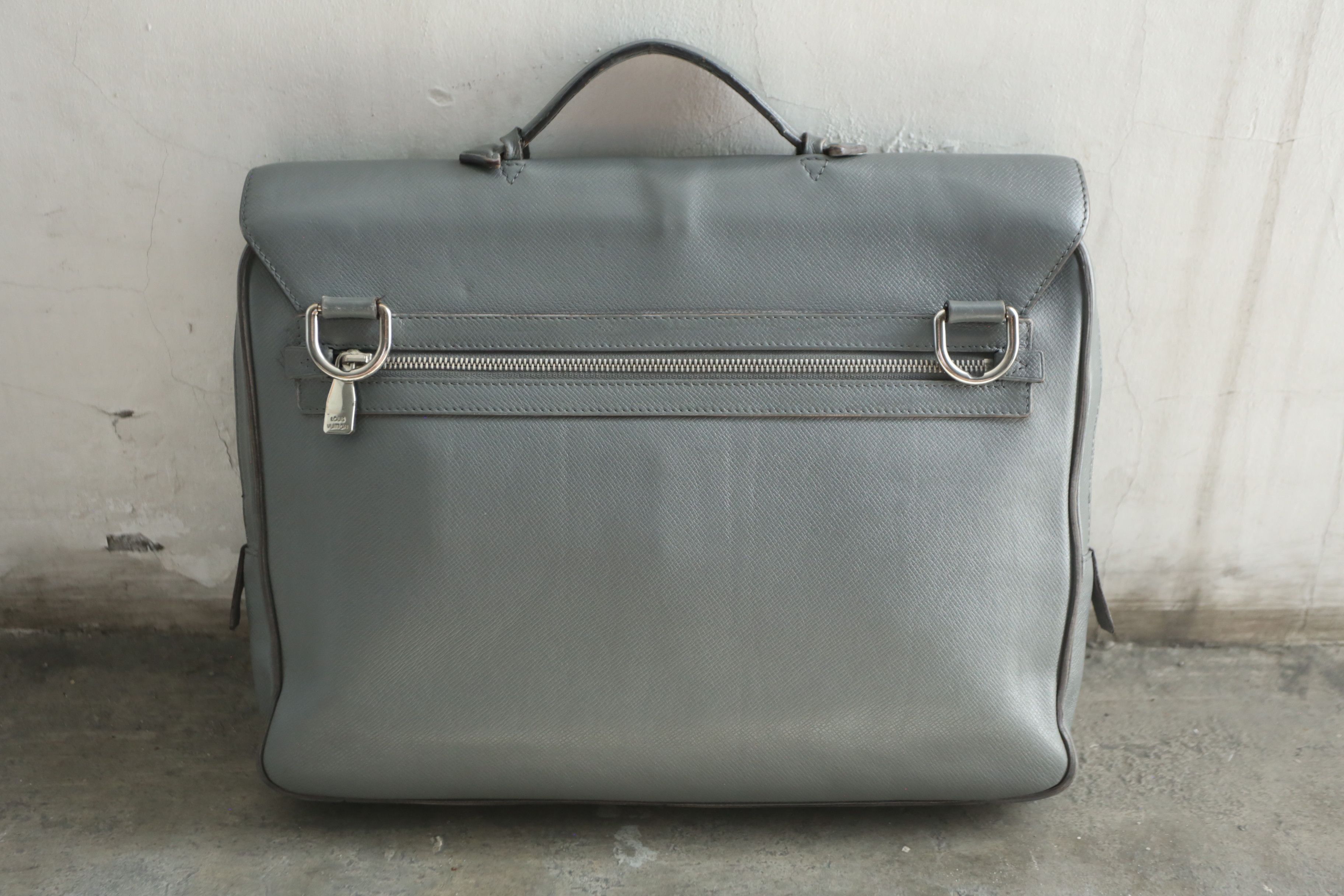 Louis Vuitton Louis Vuitton - Paul Helbers - S/S 10 - Taiga Vassili PM Size ONE SIZE - 7 Thumbnail