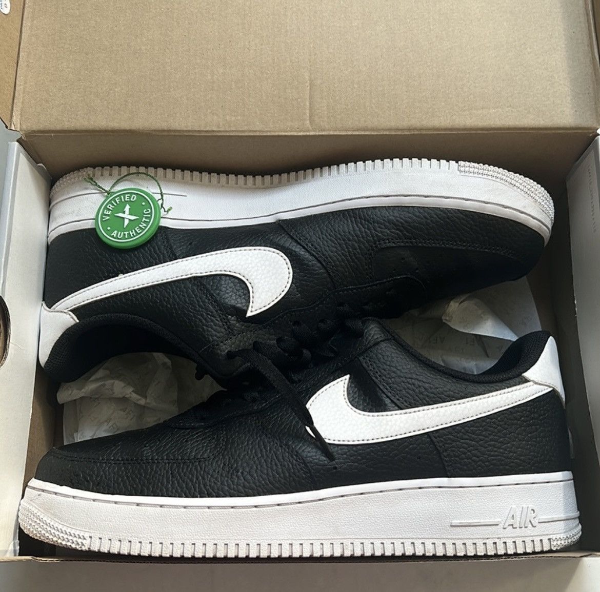 Nike Nike Air Force 1 Low '07 Black White Pebbled Leather Size US 11.5 / EU 44-45 - 1 Thumbnail