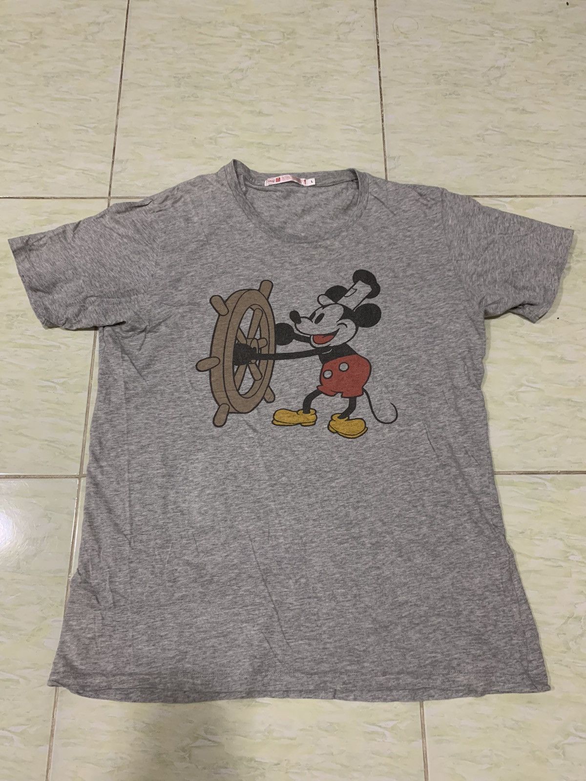 Disney Uniclo X Disney mickey short sleeve Size US L / EU 52-54 / 3 - 6 Thumbnail