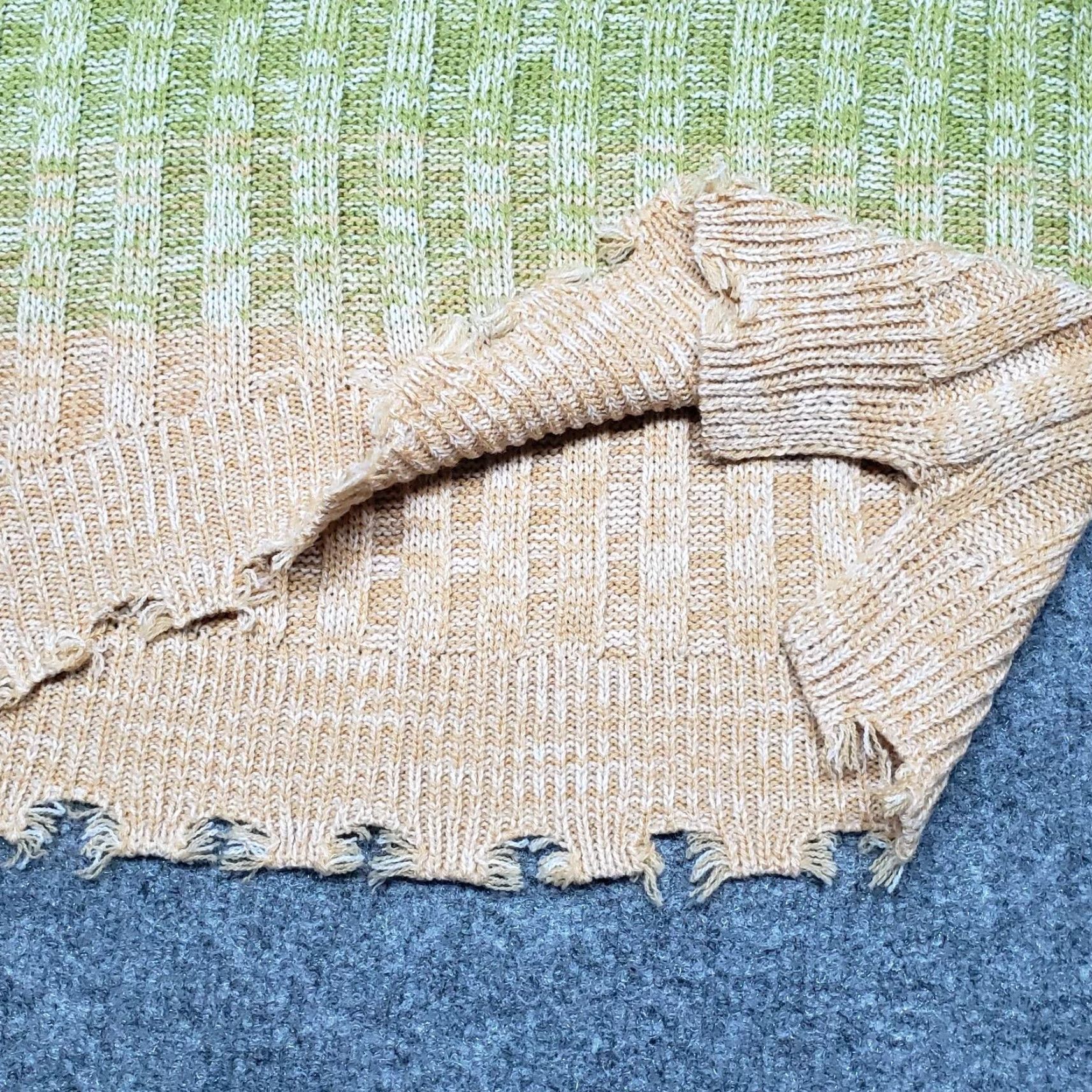 Vintage **Rue21 Women XS Pullover Green Beige Striped V-Neck Knit Sweater** User: Rue21 Women XS Pullover Green Beige Striped V-Neck Knit Sweater Size XS / US 0-2 / IT 36-38 - 3 Thumbnail