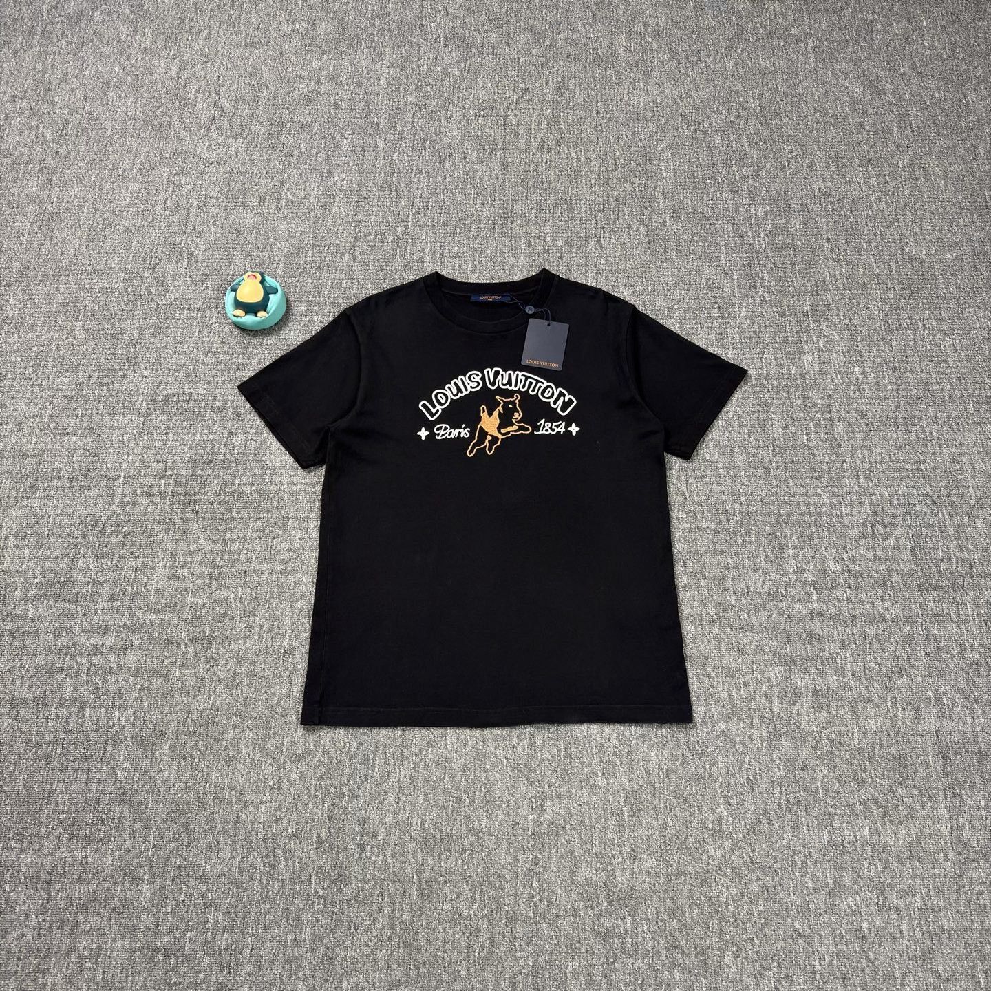 Louis Vuitton LV Tyler Collab Dog Embroidery Black Tee Size US M / EU 48-50 / 2 - 1 Thumbnail