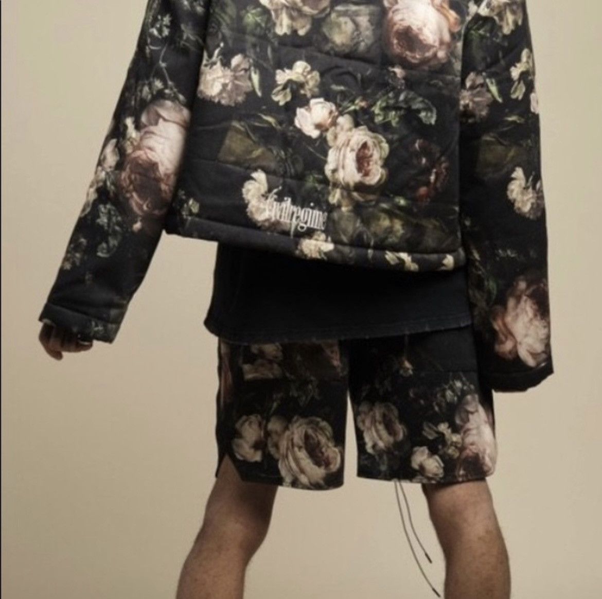 Civil Regime × Designer CIVIL REGIME FLORAL CROPPED PUFFER JACKET IN FLORAL PRINT Size US L / EU 52-54 / 3 - 6 Thumbnail