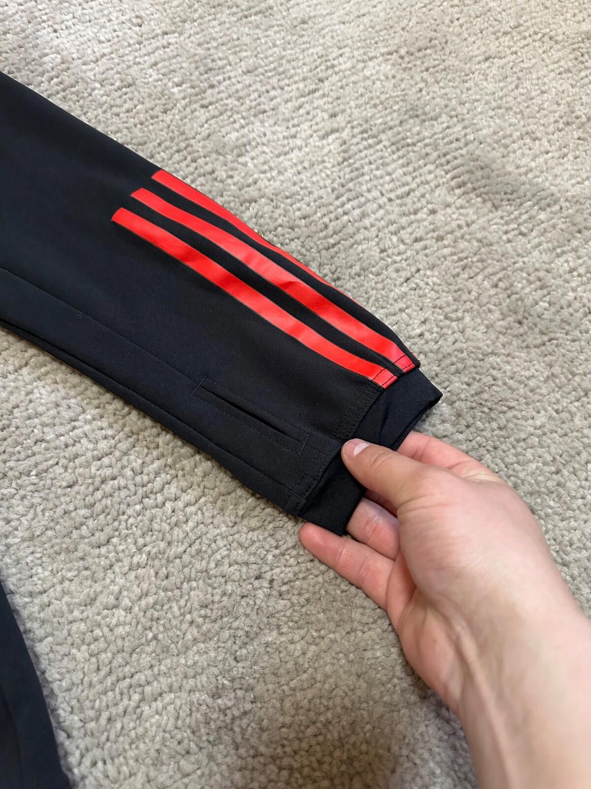 Adidas MANCHESTER UNITED 2023/2024 TRAINING TOP 1/4 ZIP ADIDAS XL Size US M / EU 48-50 / 2 - 5 Thumbnail