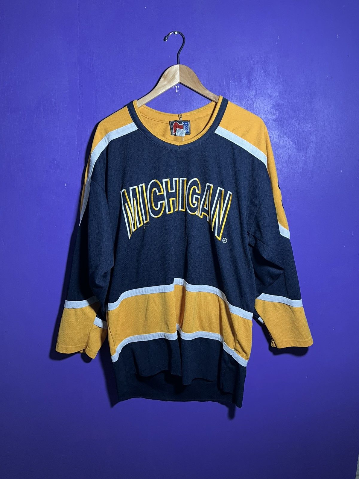 Vintage Vintage 90s Michigan wolverines hockey jersey Size US L / EU 52-54 / 3 - 1 Thumbnail