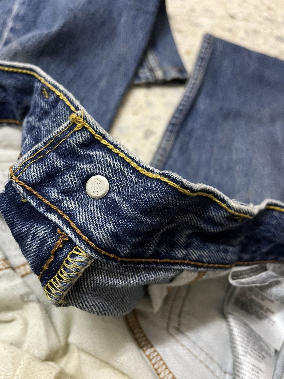 Levi's vintage levis 505 distressed denim Size US 36 / EU 52 - 6 Thumbnail