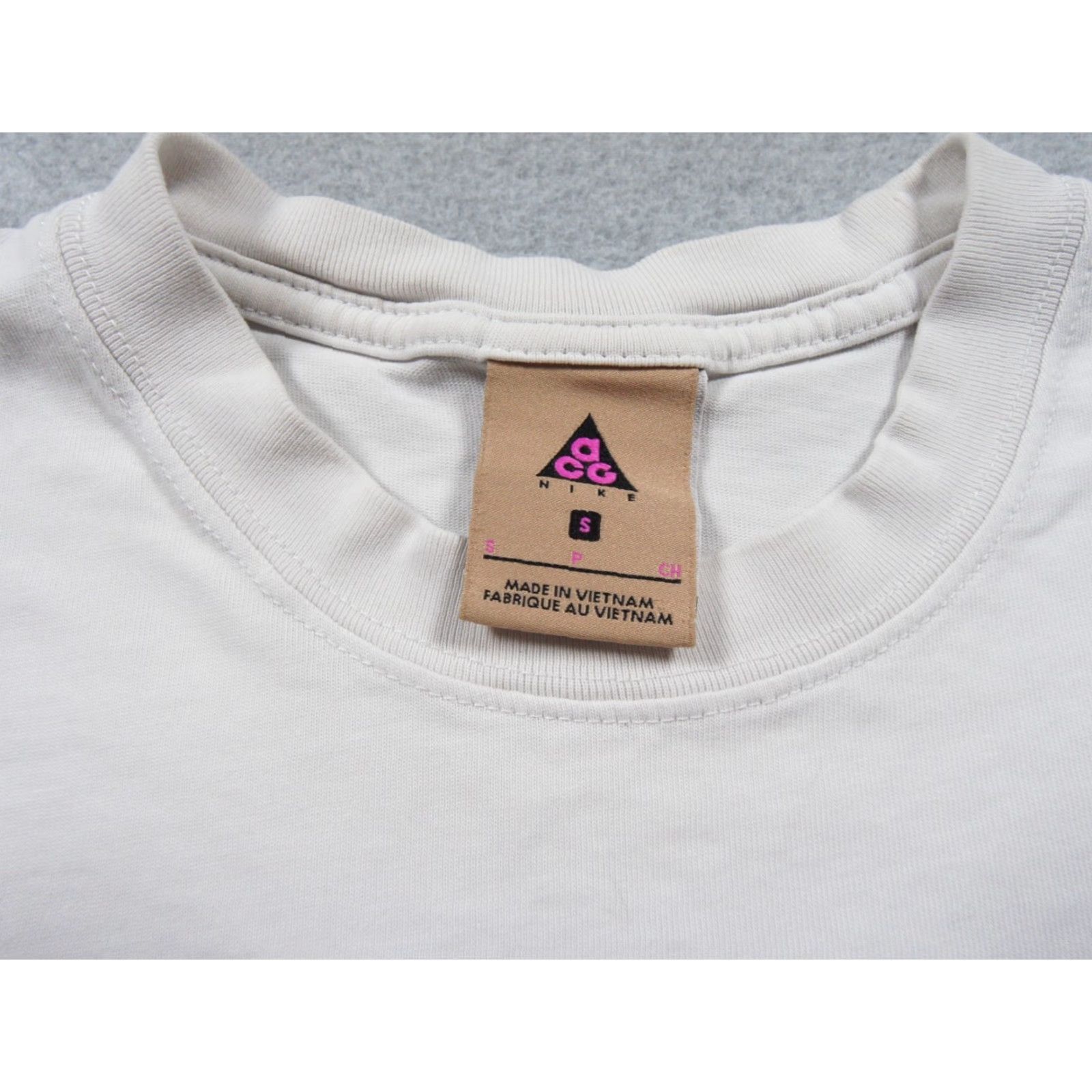 Nike ACG Nike ACG Shirt Mens Small White Short Sleeve All Conditions Gear Tee Outdoors Size US S / EU 44-46 / 1 - 5 Thumbnail
