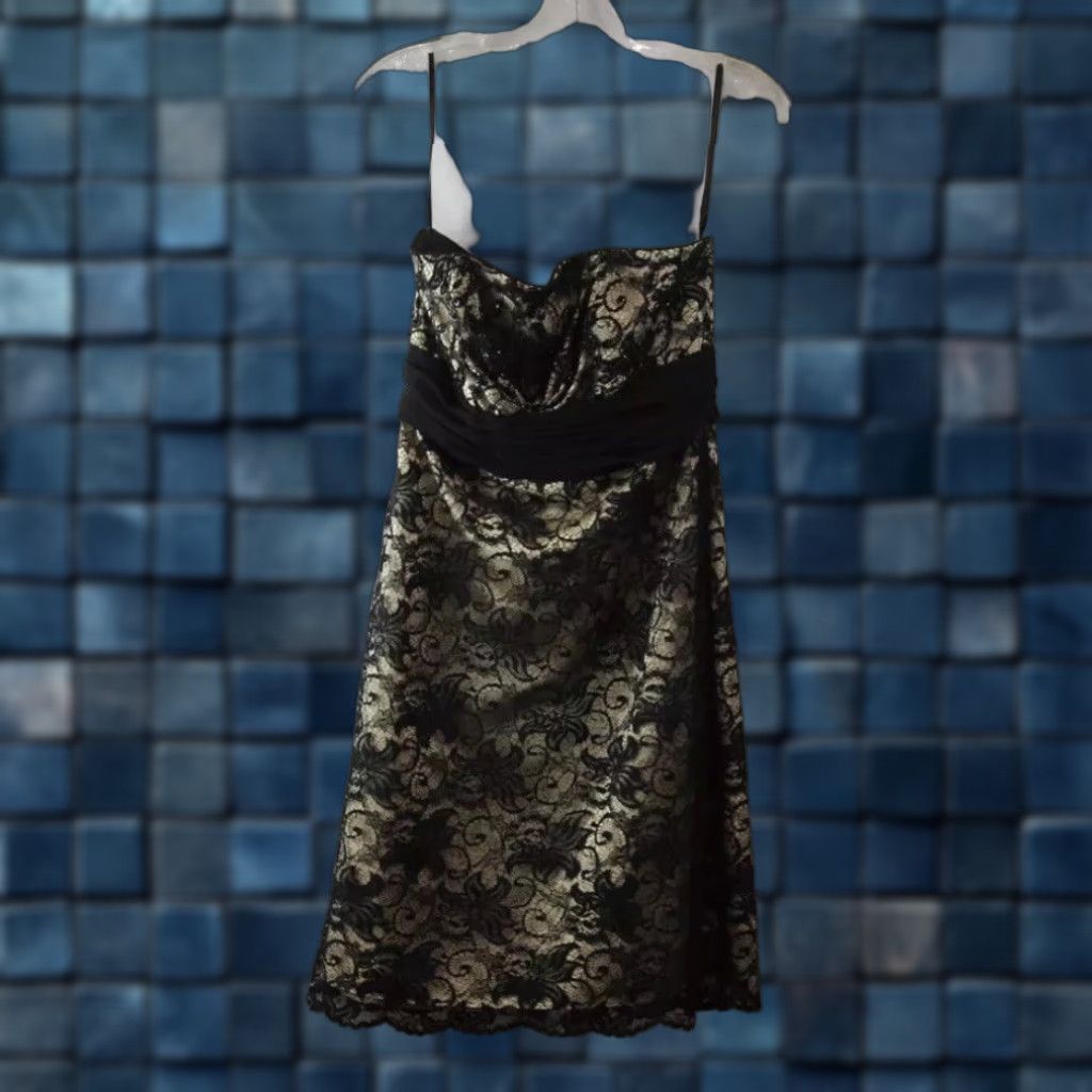 White House Black Market White House Black Market Dress Floral Lace Strapless Knee Length Size 6 Womens Size M / US 6-8 / IT 42-44 - 1 Thumbnail