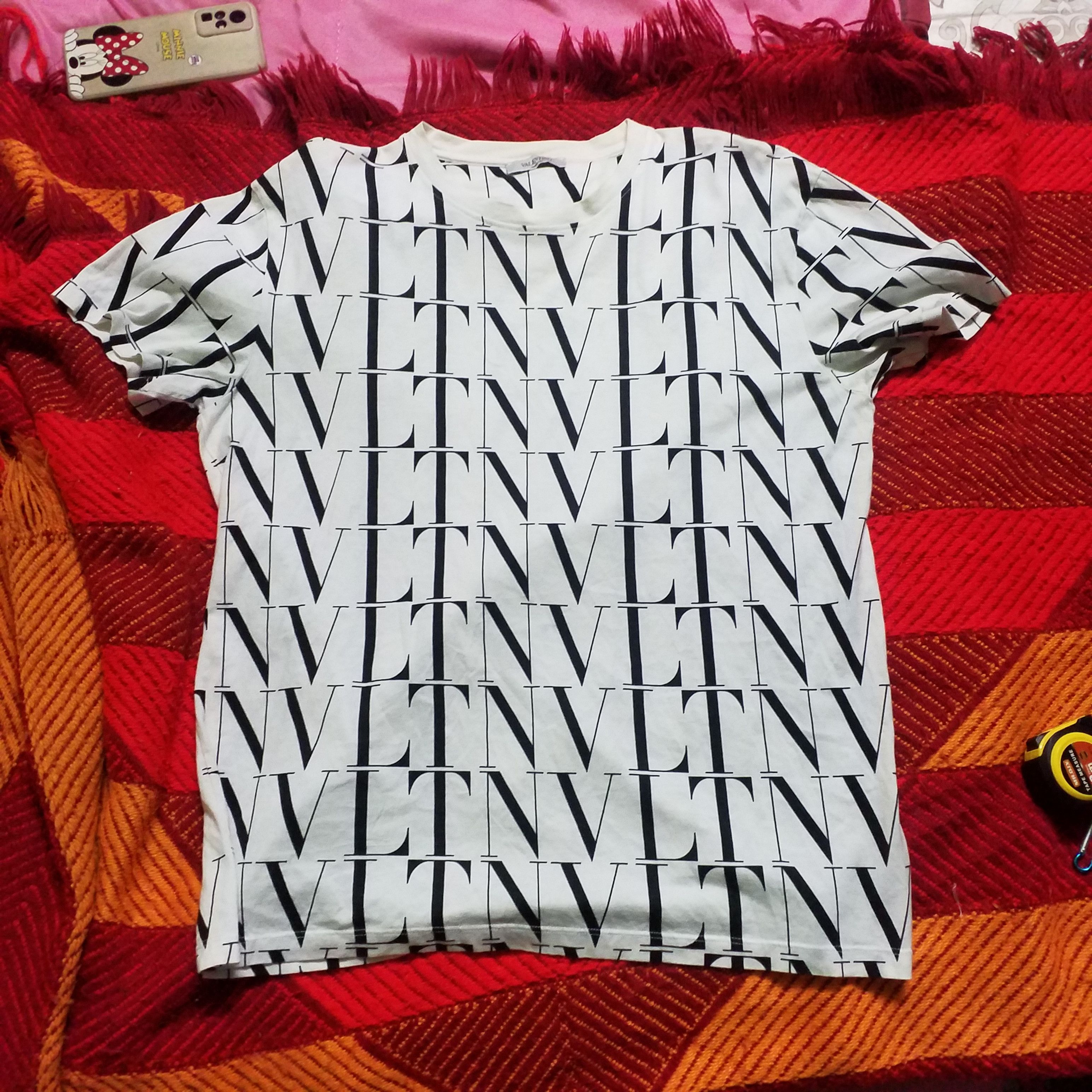 Valentino FULL PRINT BASIC SPELL OUT VALENTINO Size US M / EU 48-50 / 2 - 1 Thumbnail