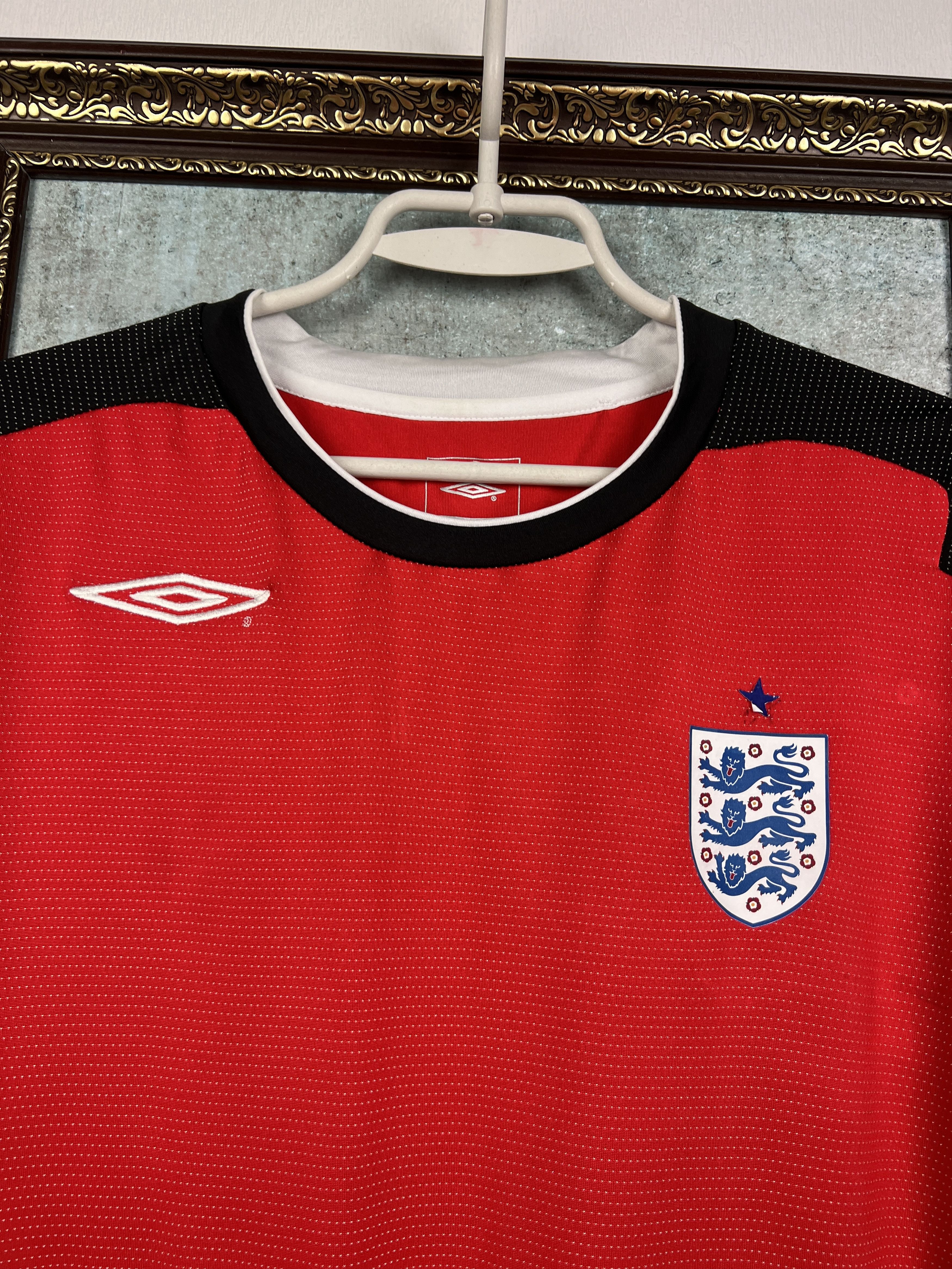 Umbro England Goalkeeper football shirt Soccer Long Sleeve Jersey Size US M / EU 48-50 / 2 - 3 Thumbnail
