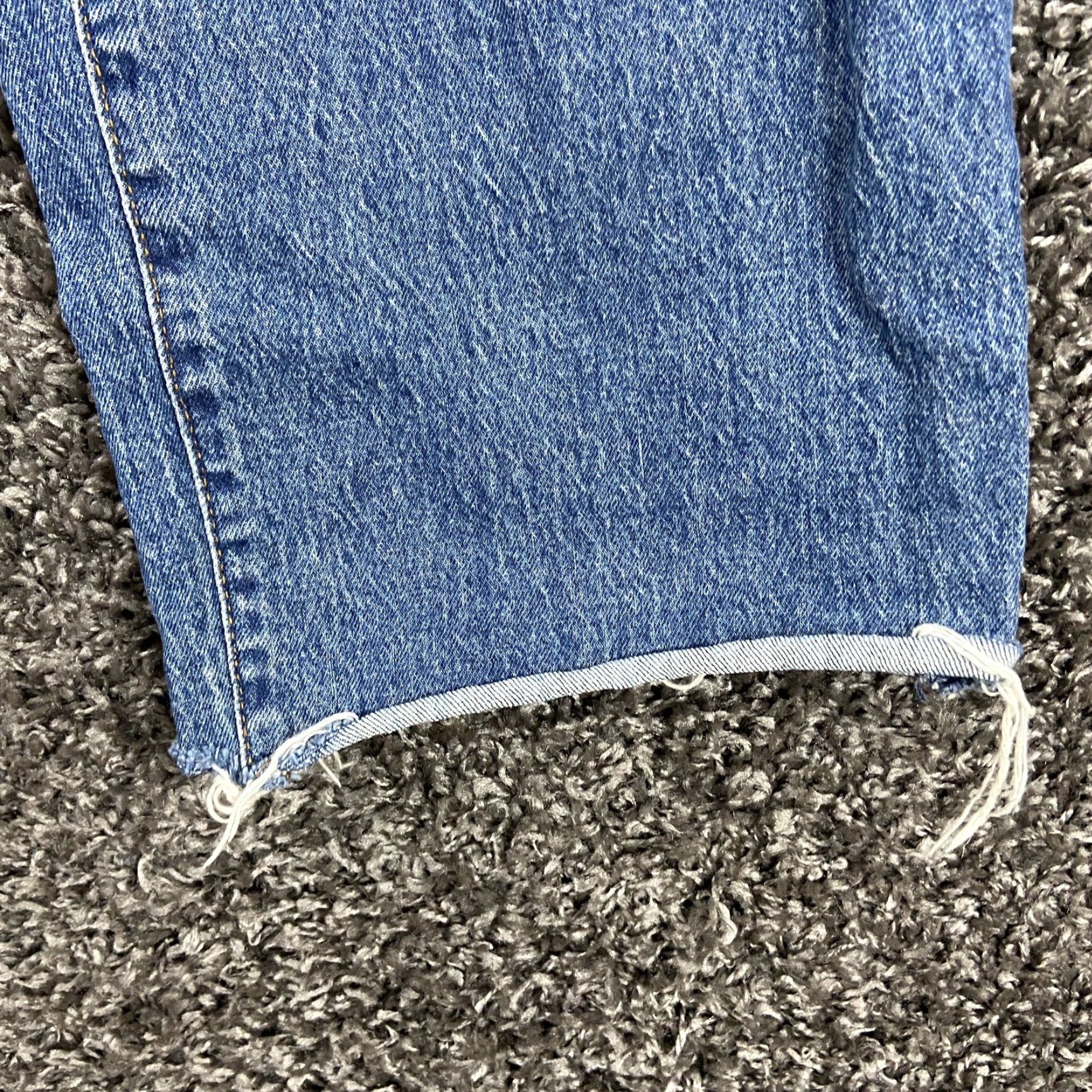 Vintage VINTAGE Universal Thread Jeans Women 14 Blue Distressed Straight Size ONE SIZE - 2 Thumbnail