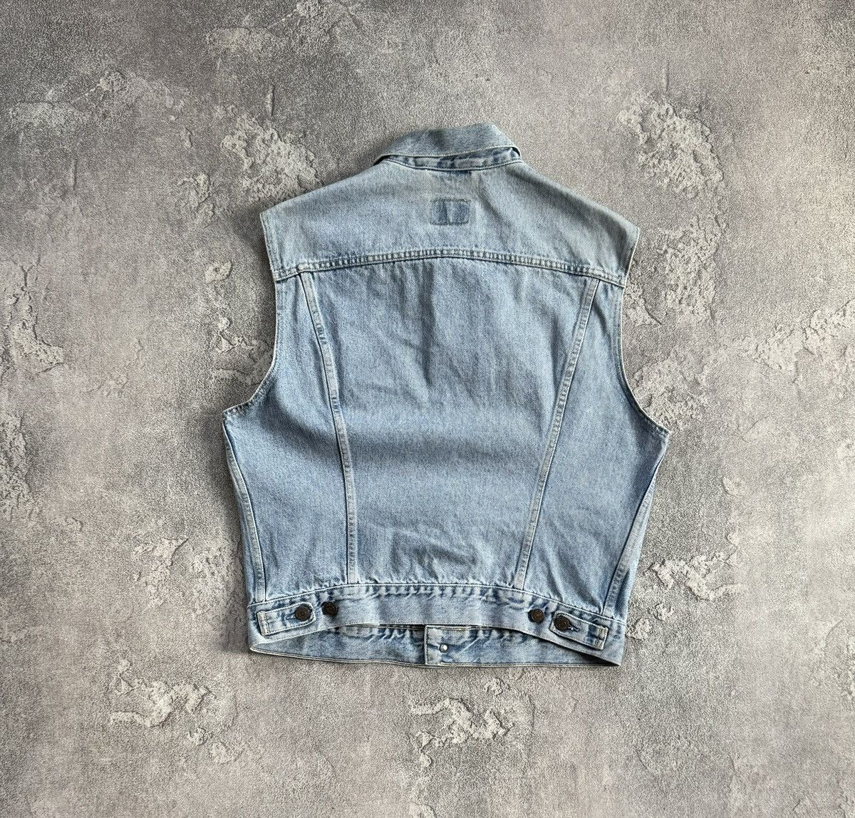 Levi's Vintage Clothing Levi’s XL 70401 02 1983 denim retro vest sleeveless jacket Size US XL / EU 56 / 4 - 12 Thumbnail