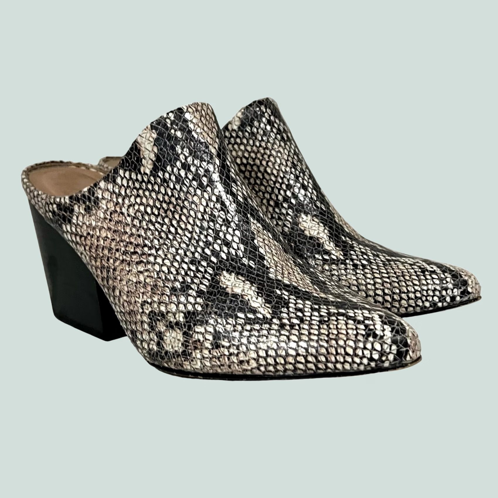 Vintage VINTAGE ABLE Snakeskin Leather Block Heeled Mules Pointed-Toe Sz 8M BRAZIL MADE Women Shoes Black Snake Print Block Heel Slip On Brazil MADE Size US 8 / IT 38 - 1 Thumbnail