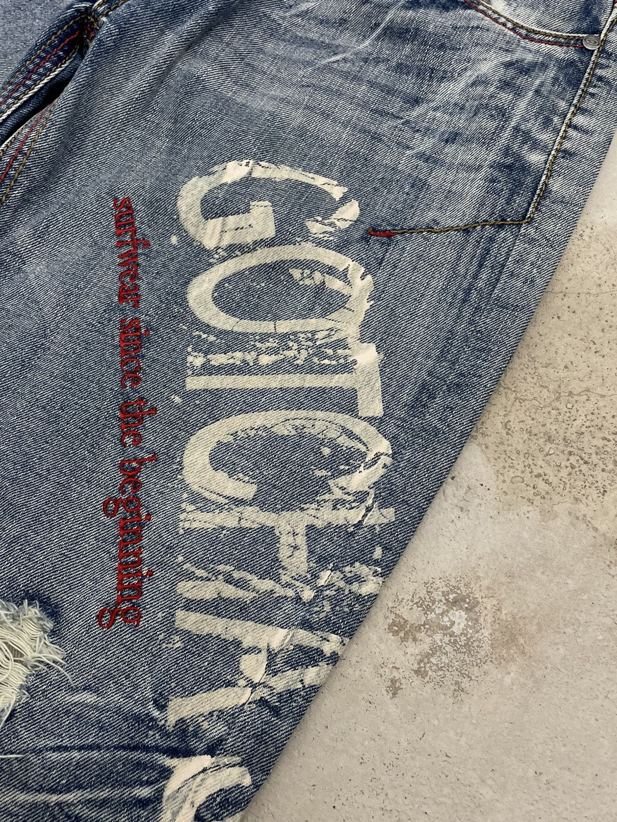 Japanese Brand Vintage 90’s Iconic Surf Wear ‘GOTCHA’ Distressed Denim Size US 32 / EU 48 - 7 Thumbnail
