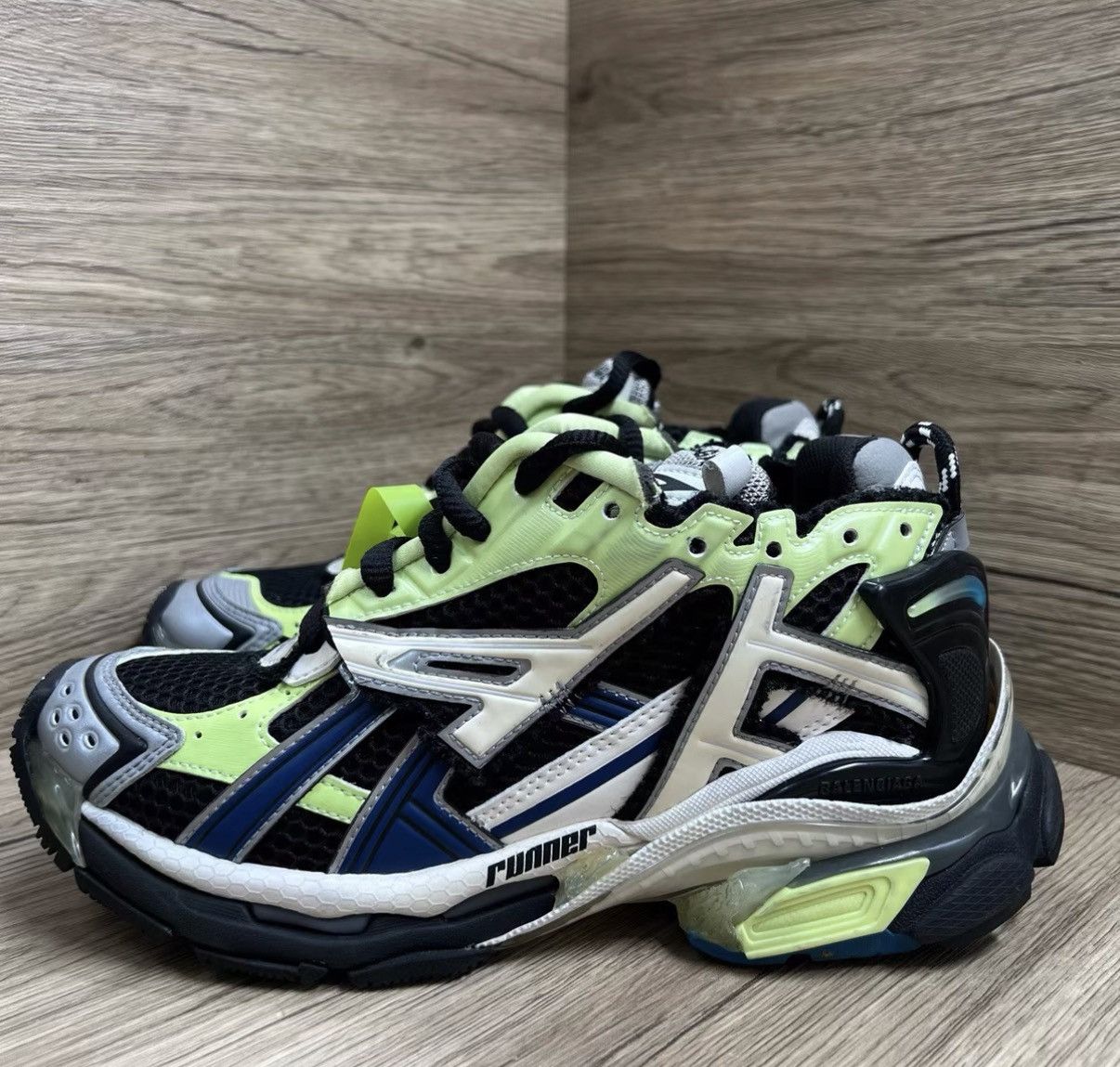 Balenciaga Balenciaga Runner Black & Green Vintage Sneakers J41 Size US 6 / IT 36 - 6 Thumbnail