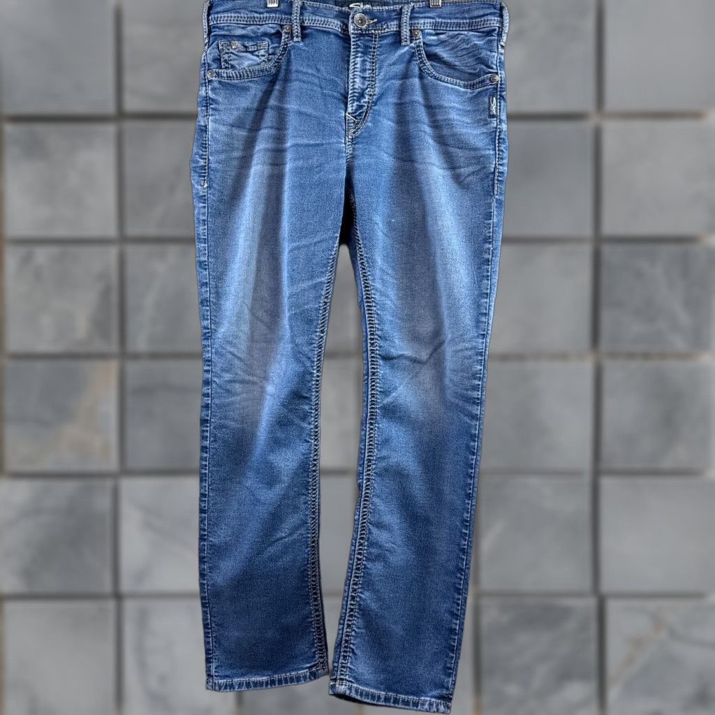 Silver Jeans Co. Silver Jeans Grayson 36x32 Blue Jeans Regular Adult Mens Distressed Stretch 5-Pocket Denim Cotton Blend Medium Wash Vintage No Size US 34 / EU 50 - 1 Thumbnail