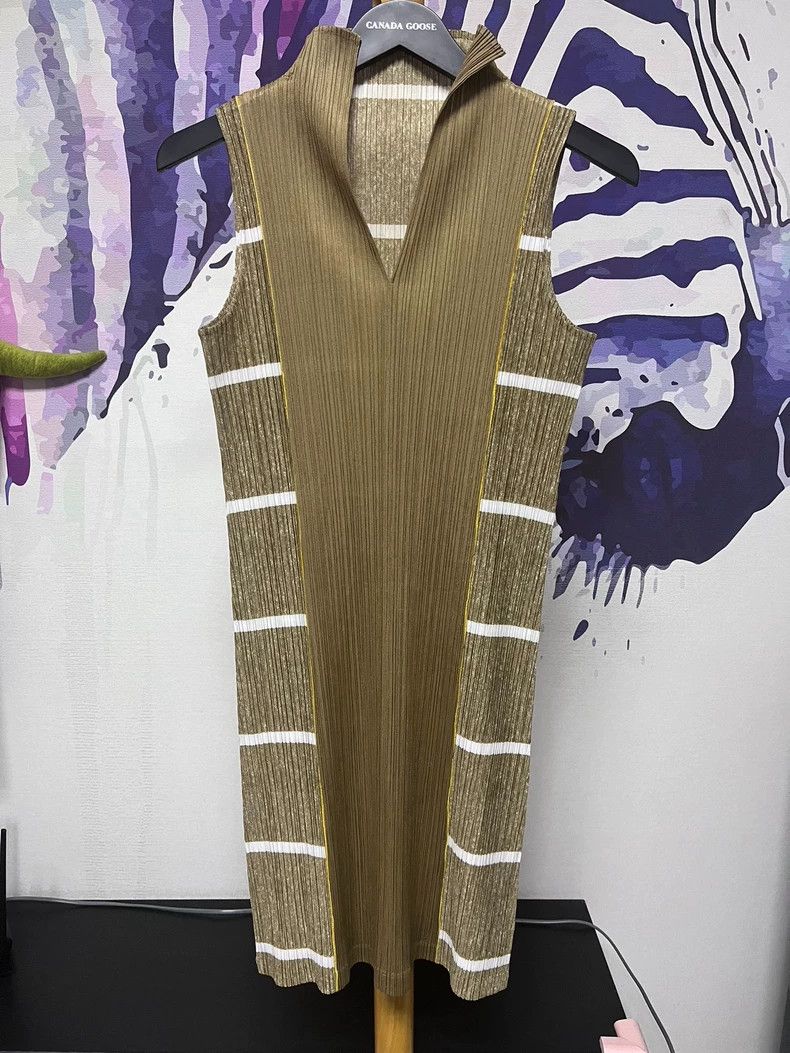Issey Miyake Issey Miyake size:3 Golden-brown pleated sleeveless dress Size S / US 4 / IT 40 - 1 Thumbnail