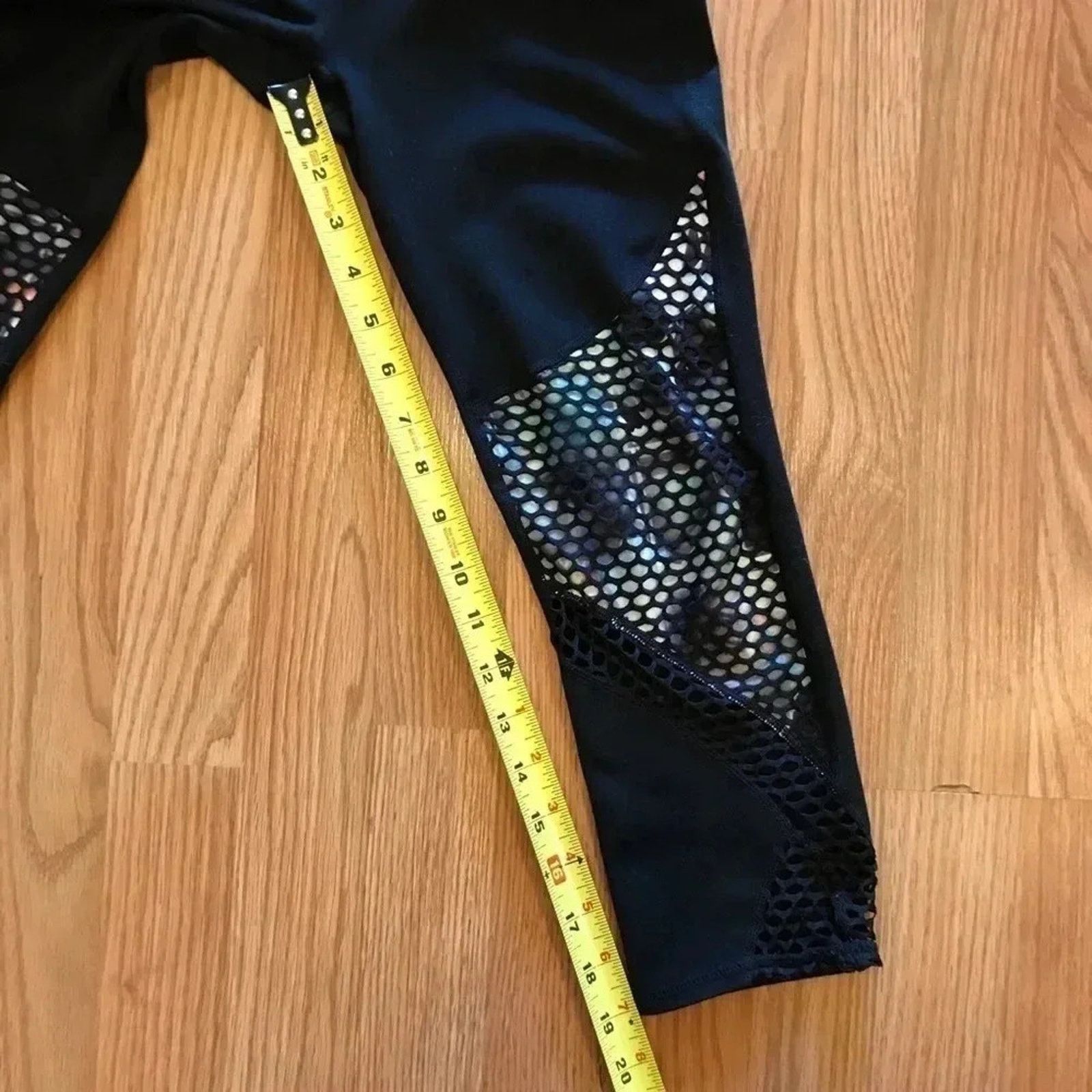 Fabletics Fabletics Clover Capri Leggings Optical Floral XS Size 24" / US 00 / IT 34 - 6 Thumbnail