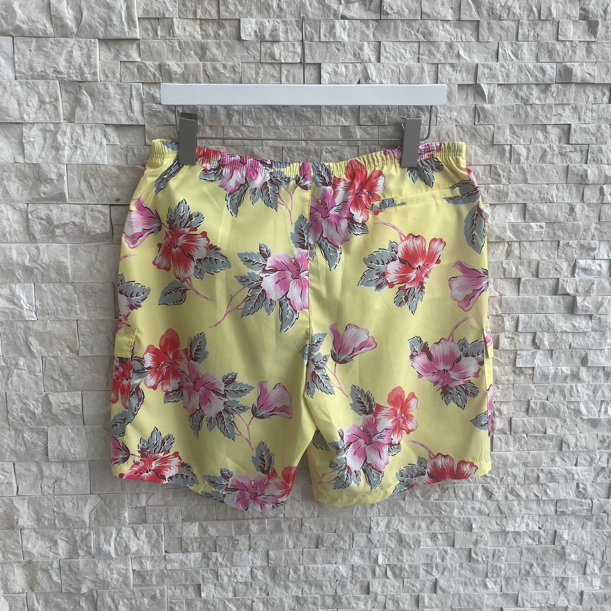 Palm Angels Palm Angels Hibiscus Swim Shorts Size M Size US 32 / EU 48 - 2 Thumbnail