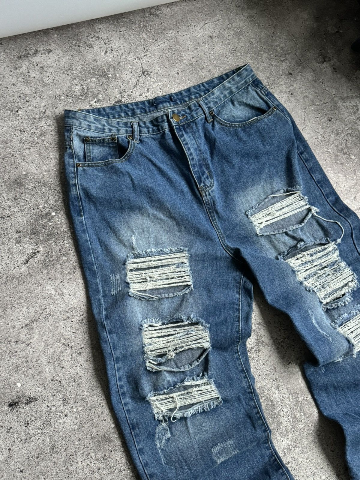 Vintage Vintage Baggy Y2K distressed trash denim jeans pants Size US 32 / EU 48 - 6 Thumbnail