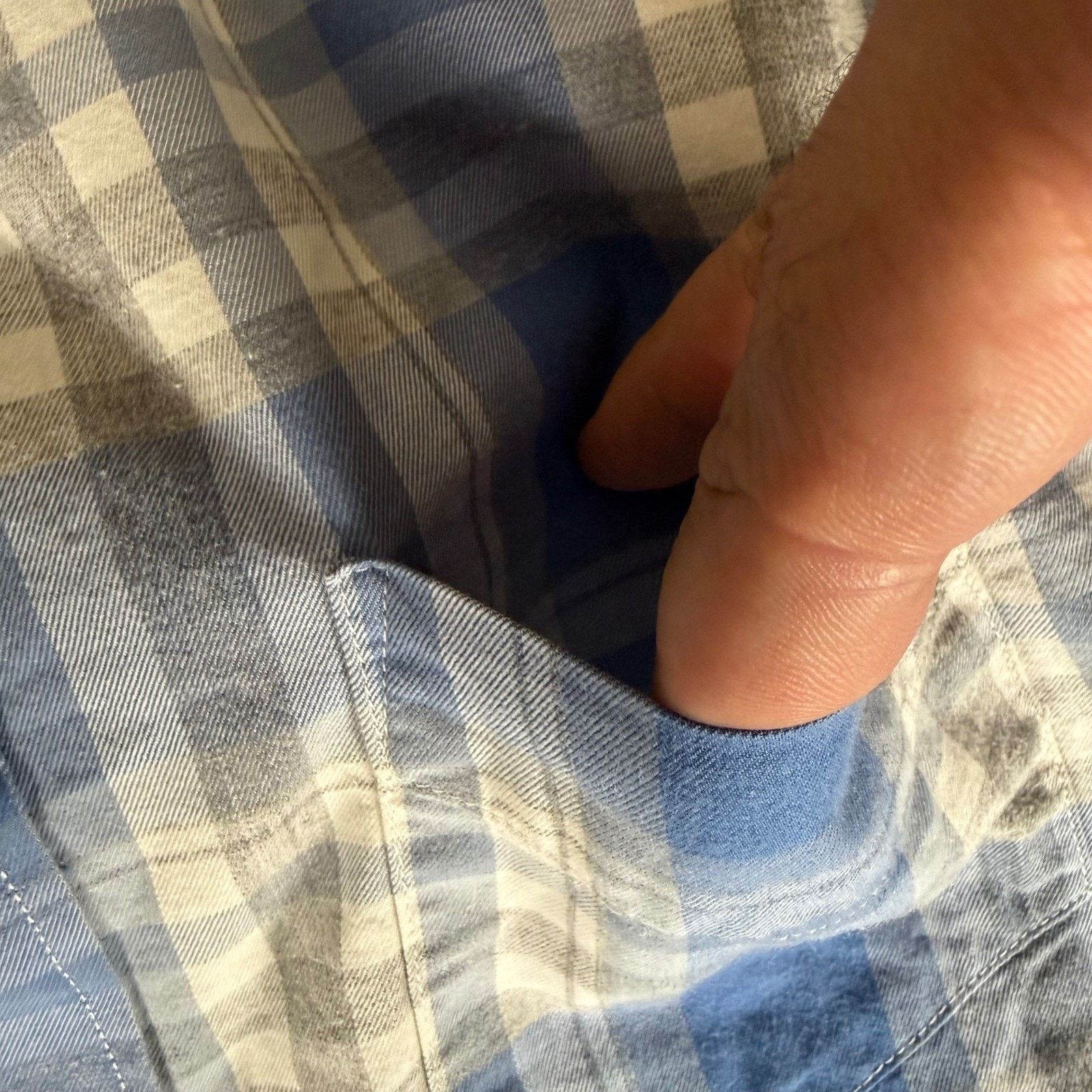 UNTUCKit UNTUCKit Shirt Mens Medium Slim Fit Blue Plaid Wrinkle Free Size US M / EU 48-50 / 2 - 3 Thumbnail
