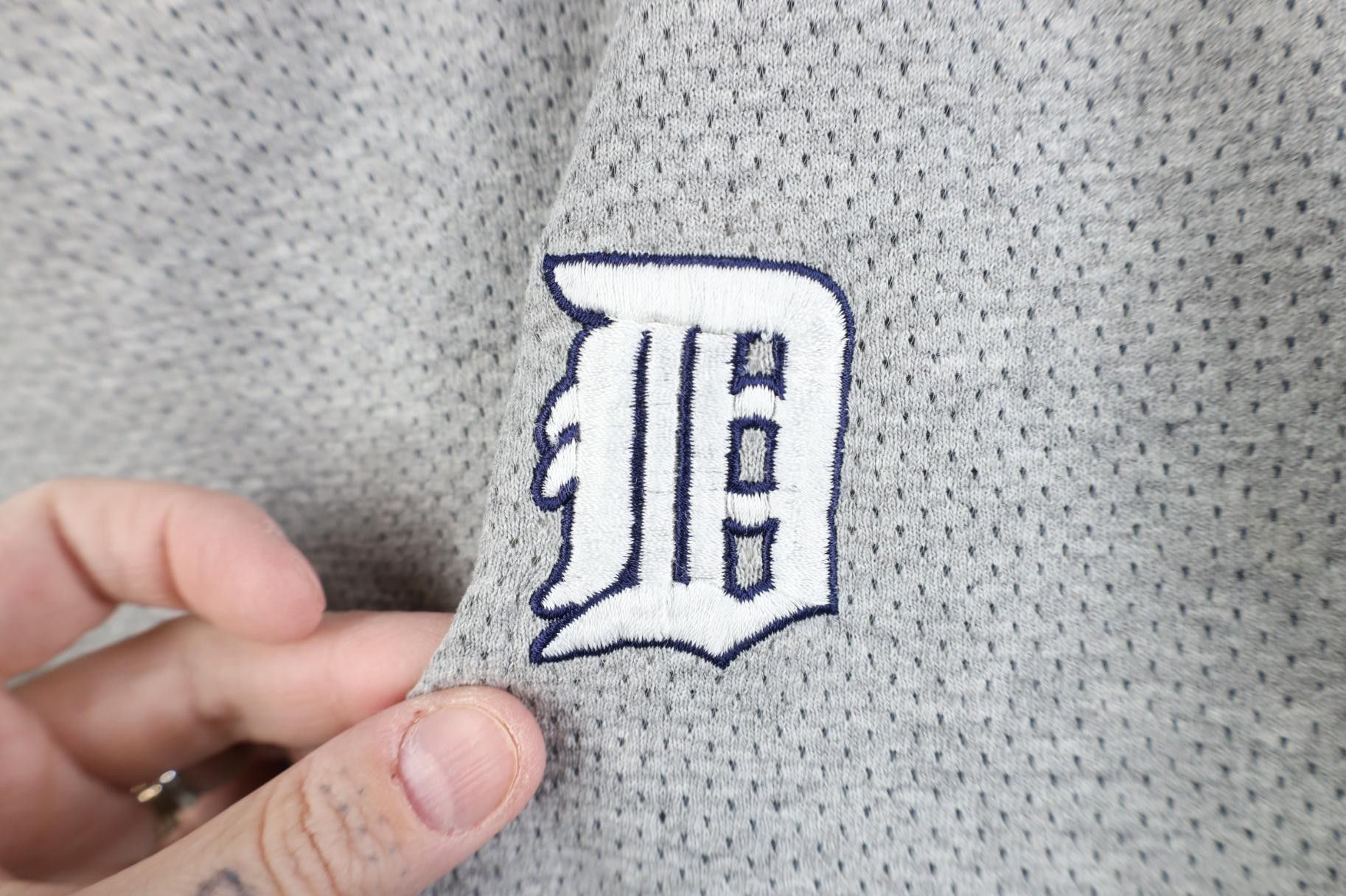 Vintage Vintage 90s Y2K D Detroit Tigers Baseball Mesh T-Shirt Gray Size US XL / EU 56 / 4 - 4 Thumbnail