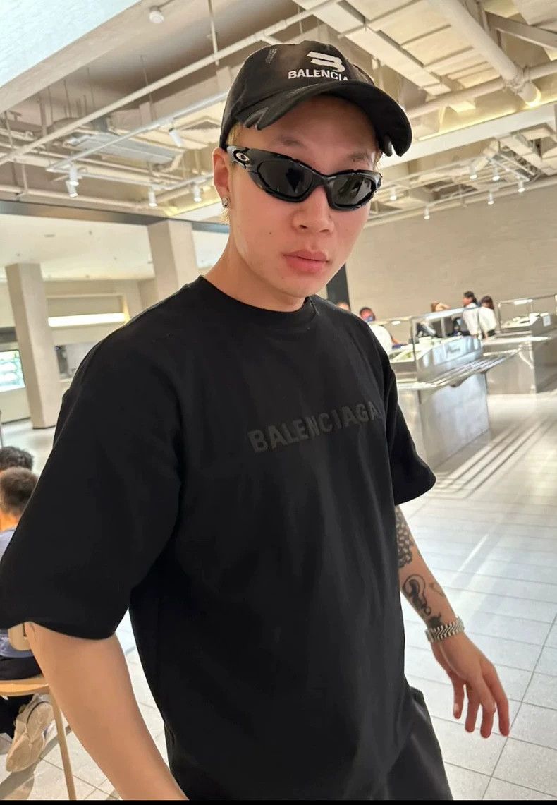 Balenciaga Balenciaga Black reversible mirror short sleeve Size US L / EU 52-54 / 3 - 5 Thumbnail