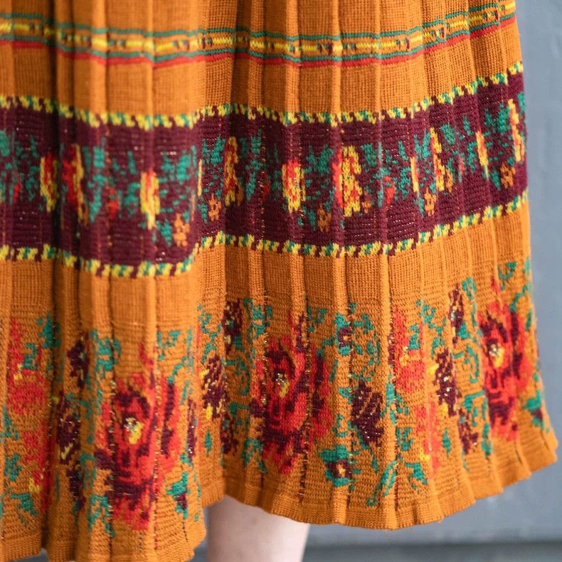 Kenzo KENZO A brown floral pleated skirt in a gorgeous shade Size 25" / US 0 / IT 36 - 7 Thumbnail