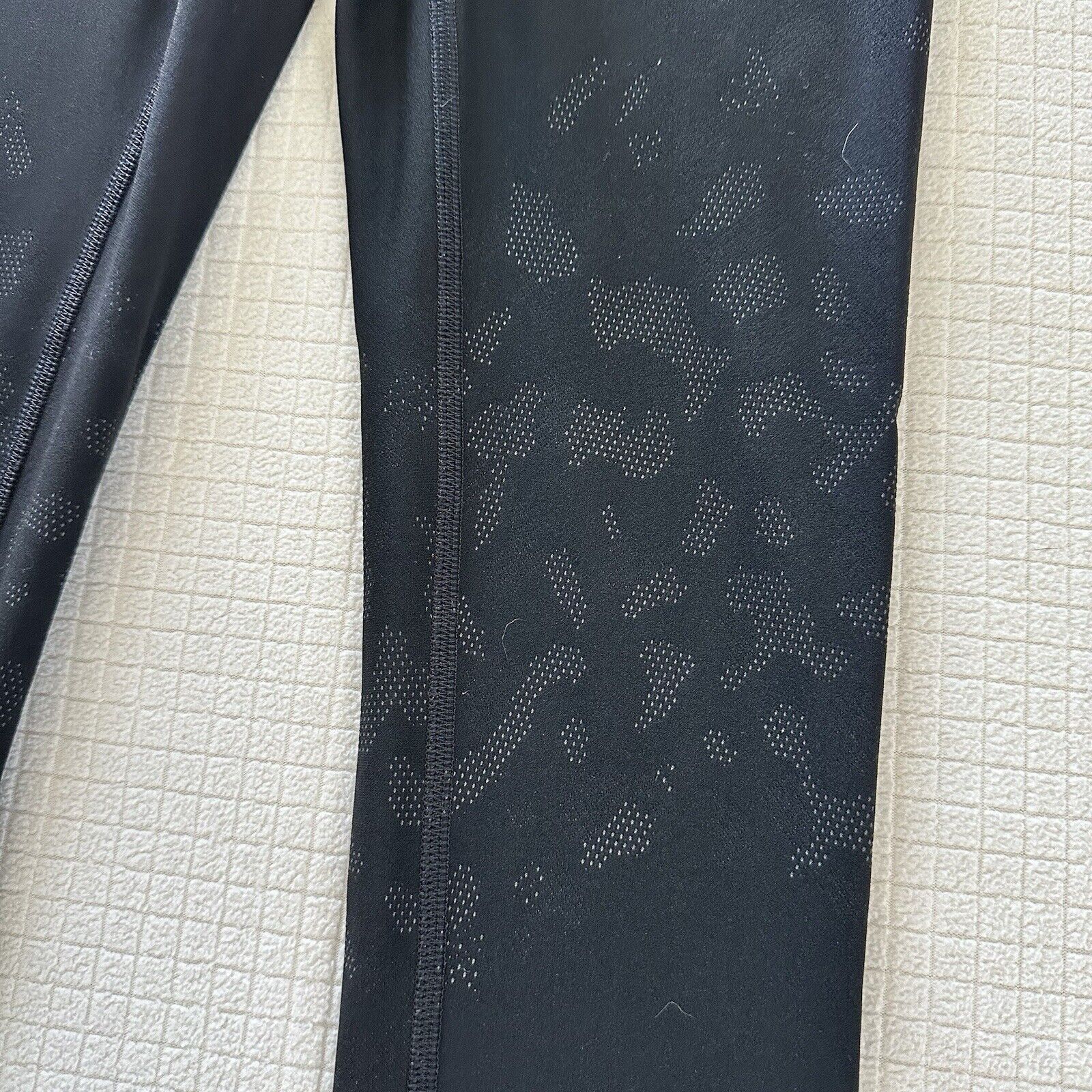Lululemon Lululemon Camo Mapped Out Sense Knit Hi Rise Black Sz 6 Size 28" / US 6 / IT 42 - 4 Thumbnail