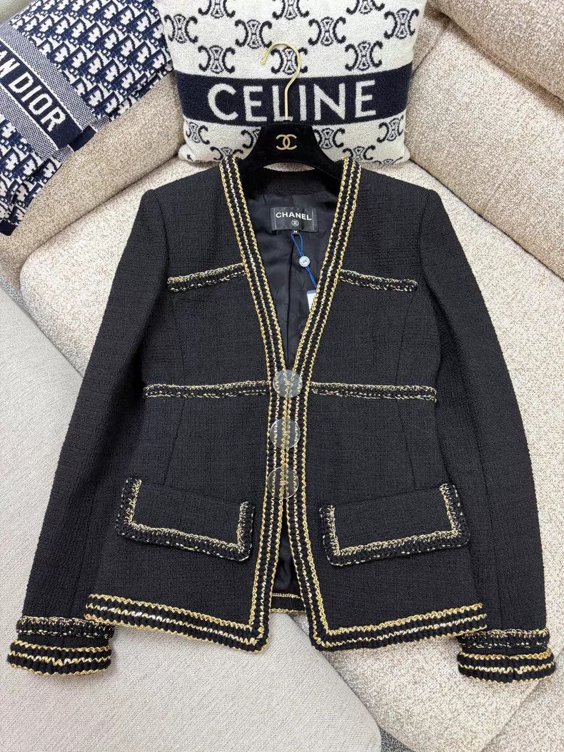 Chanel Chanel Acrylic diamond buckle knitted jacket Size XS / US 0-2 / IT 36-38 - 2 Thumbnail
