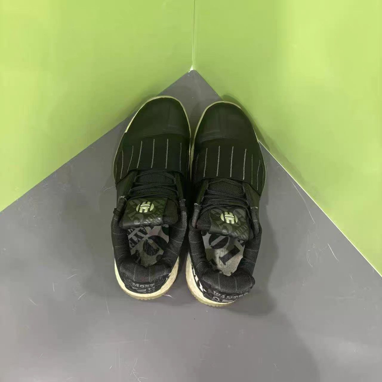 Adidas adidas Harden 3 Low Top Basketball Shoes K15 Size US 9.5 / EU 42-43 - 5 Thumbnail
