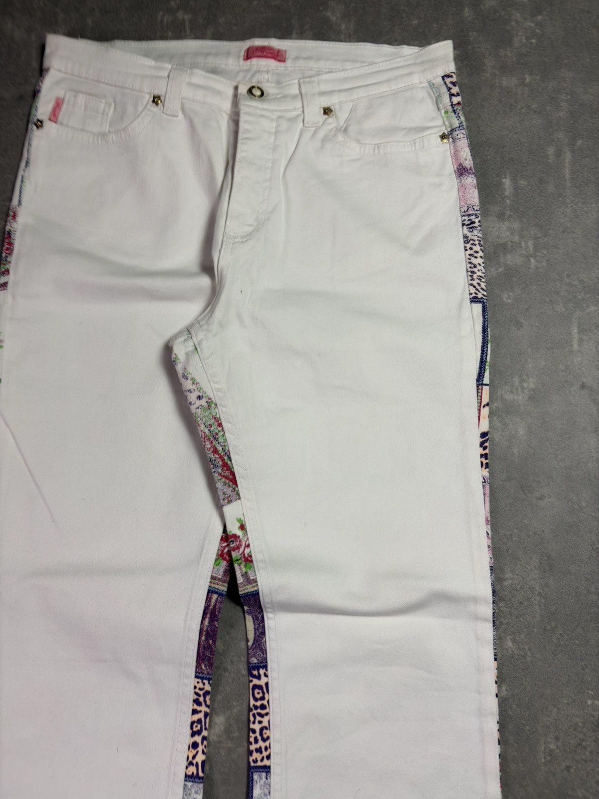 Roberto Cavalli 00s Roberto Cavalli Angels Printed Flared Denim Jeans 28 27 Size 28" / US 6 / IT 42 - 8 Thumbnail