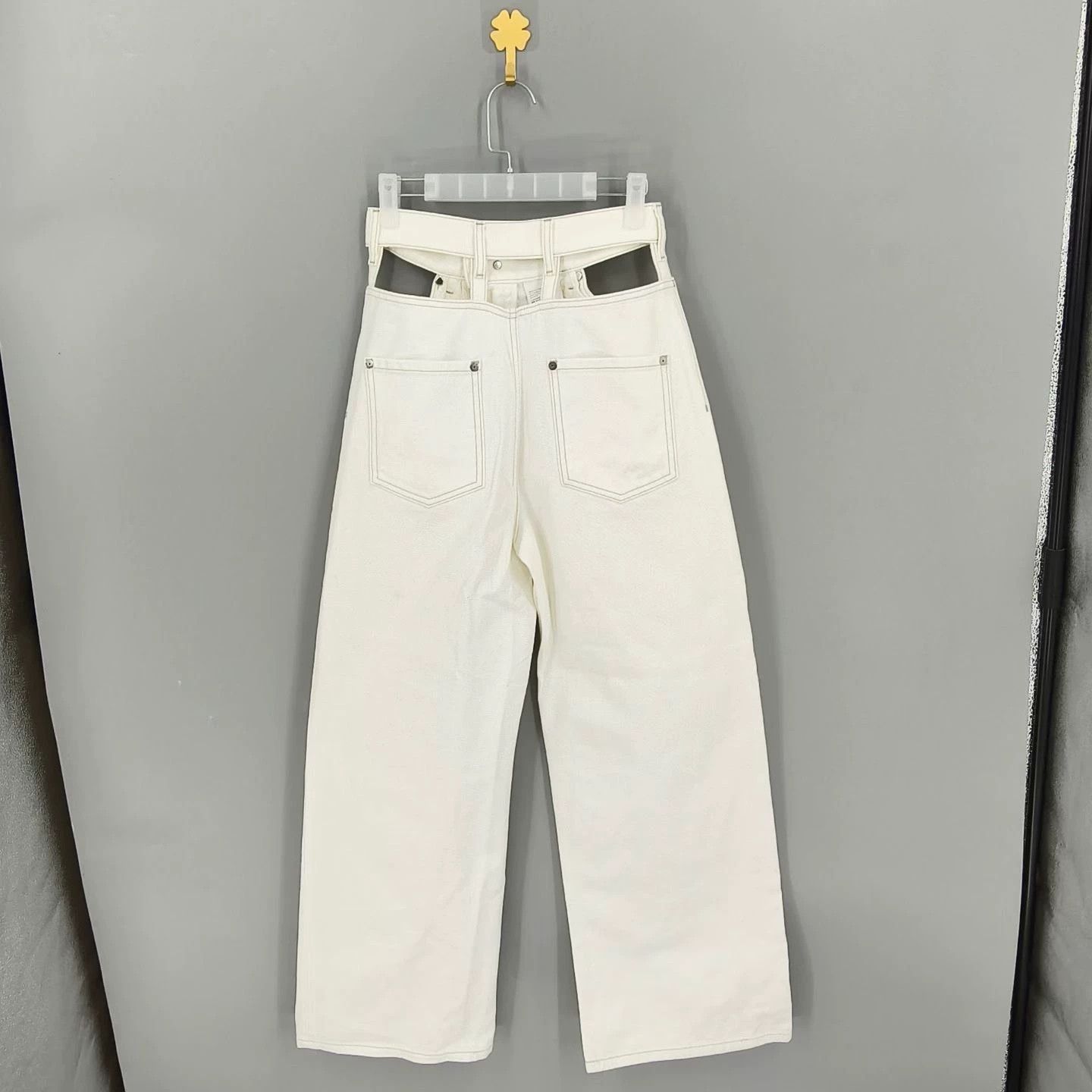 Maison Margiela Maison Margiela White Jeans with Cutouts at the Waist Size 27" / US 4 / IT 40 - 2 Thumbnail