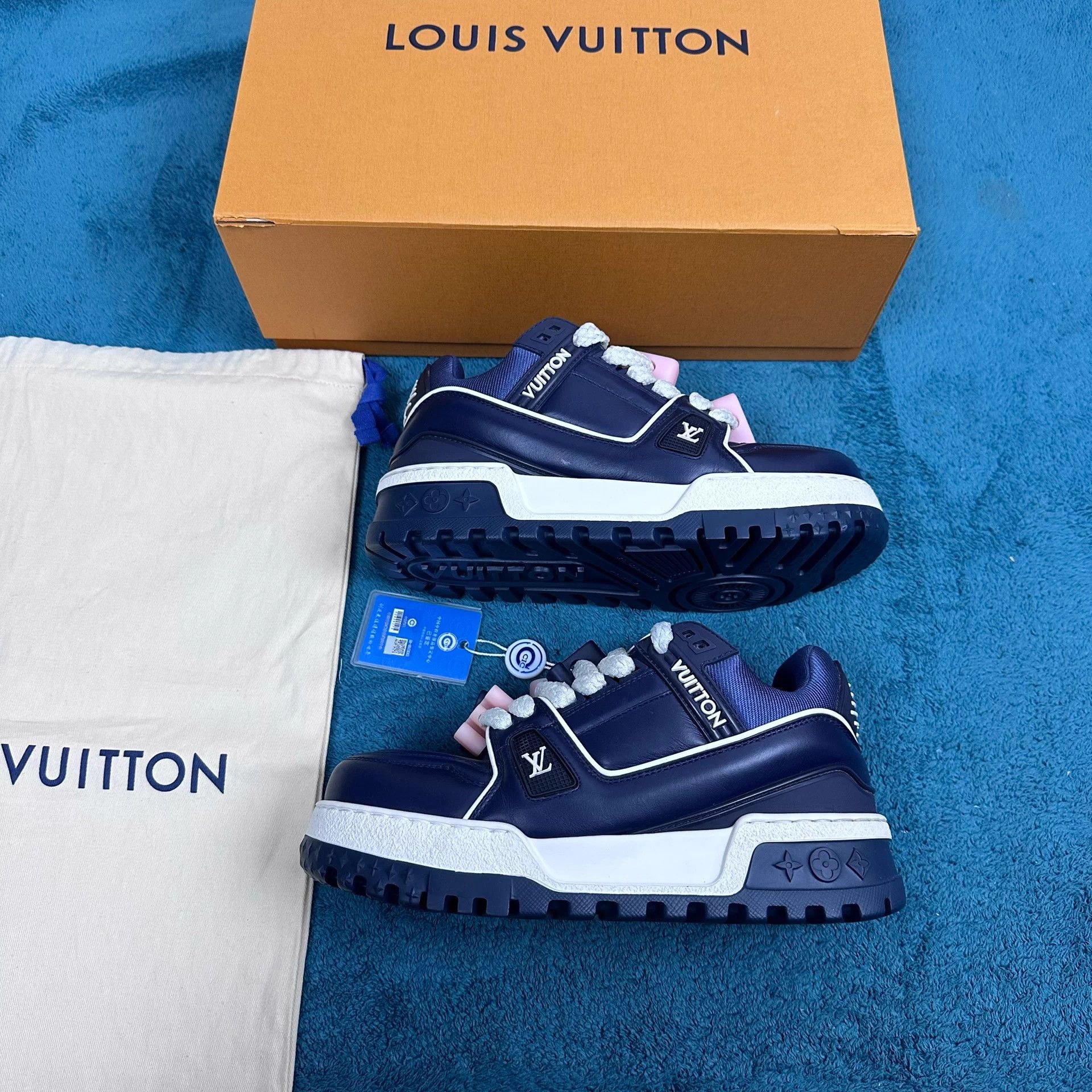 Louis Vuitton LV Trainer Pangpang Qixi Love Logo Navy 37 Size US 6 / IT 36 - 2 Thumbnail