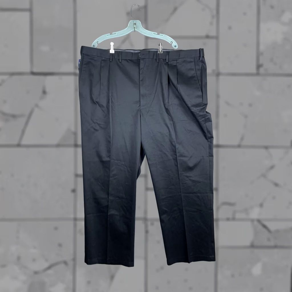 Haggar Haggar Pants Mens 48x30 Black Premium No Iron Khaki Classic Fit Pleated Big Tall Pants Mens 48 Big & Tall Black Knots? Size US 32 / EU 48 - 1 Thumbnail