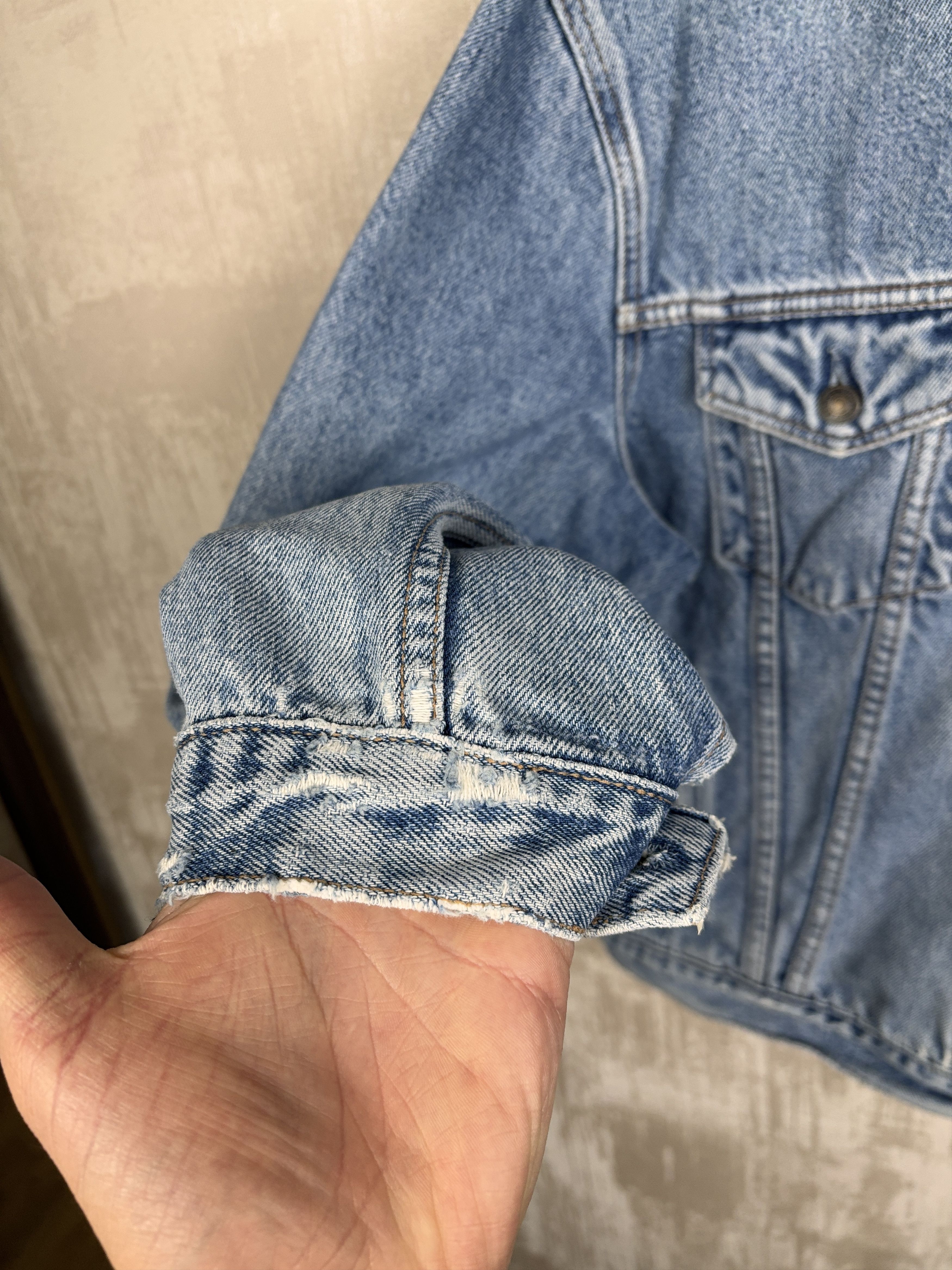 Levi's Vintage Levi's 70503 02 Distressed Denim Trucker Jacket Size US XL / EU 56 / 4 - 15 Thumbnail