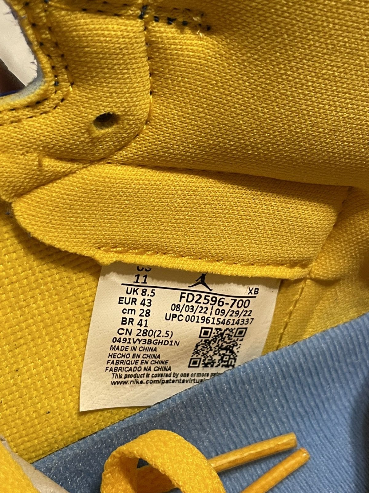 Nike Air Jordan 1 Retro High OG Reverse Laney (Women) Size US 9.5 / EU 42-43 - 6 Thumbnail
