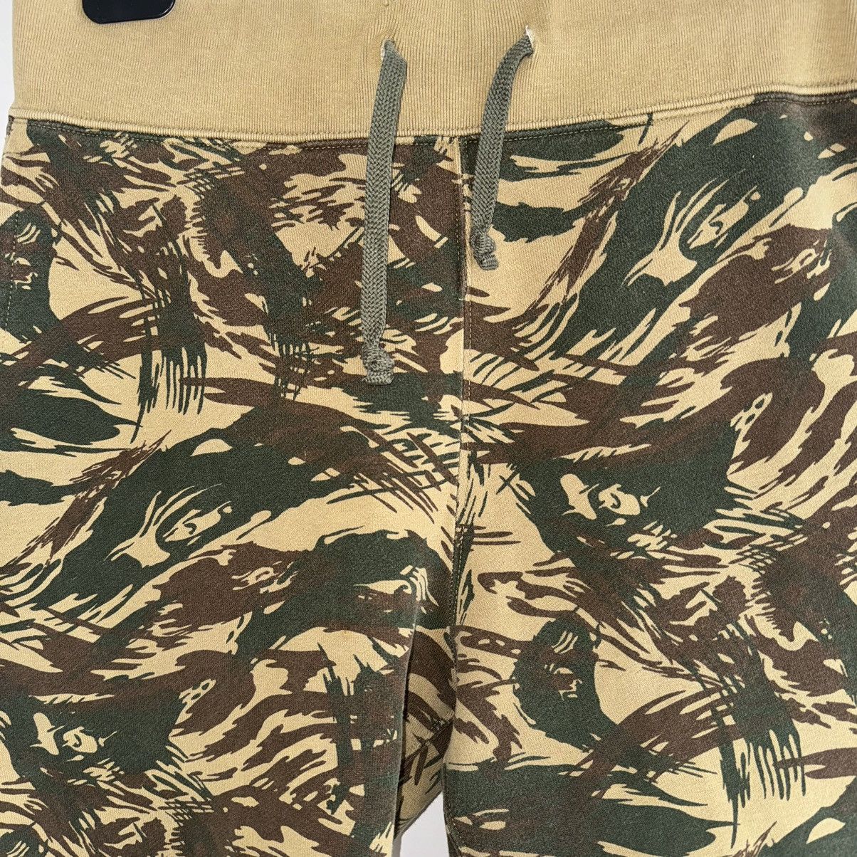 Bape Lizard Camo Sweat Shorts Size US 30 / EU 46 - 2 Thumbnail