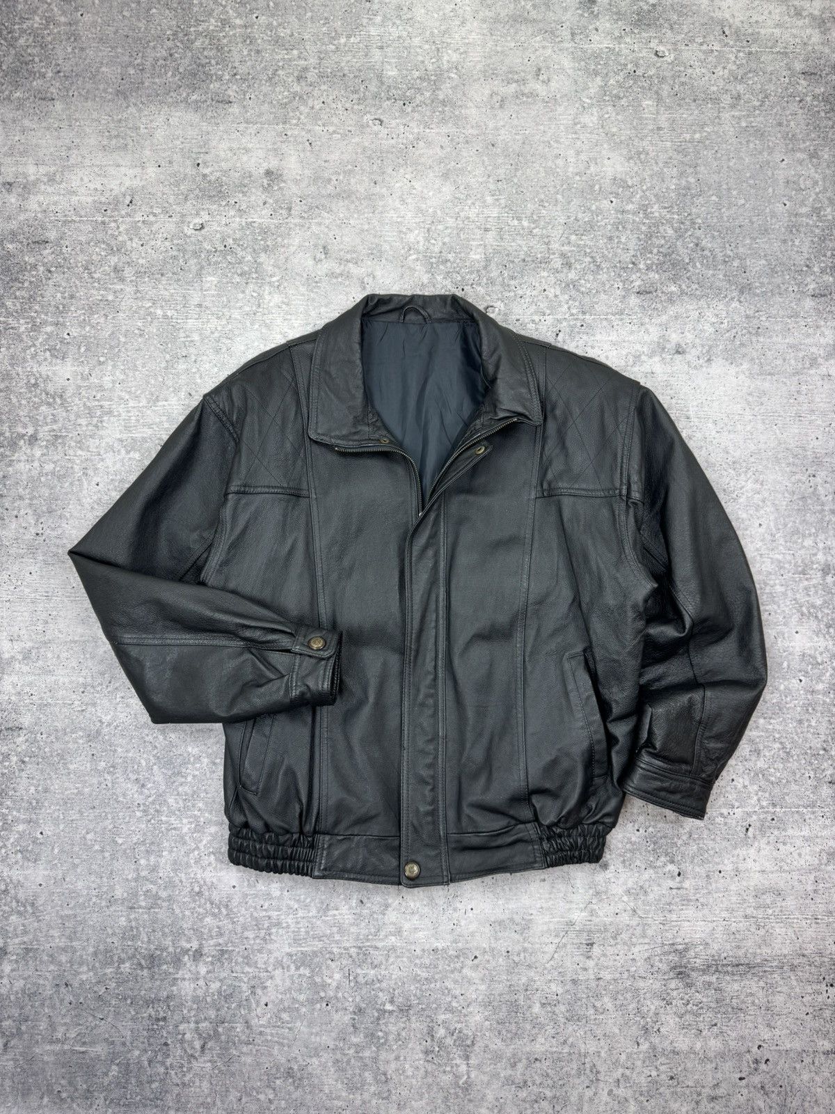 Vintage Vintage Genuine Leather Classic Bomber Leather Jacket Size L Size US L / EU 52-54 / 3 - 1 Thumbnail