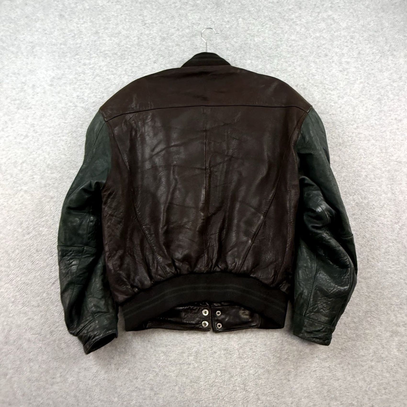 Vintage VINTAGE Skins Bomber Jacket Leather Two Tone Green Brown Adult M Men, 80s 90s, Zip, Regular Fit, Zip Accents, Dry Clean Only, Walking, Casual Size US M / EU 48-50 / 2 - 7 Thumbnail