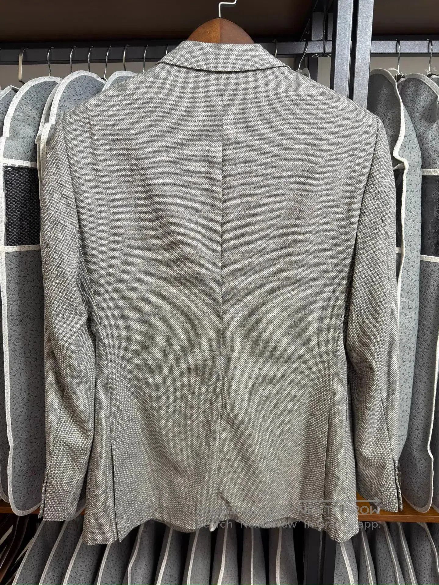Giorgio Armani Gray Textured Blazer with Button Closure. Size US M / EU 48-50 / 2 - 2 Thumbnail
